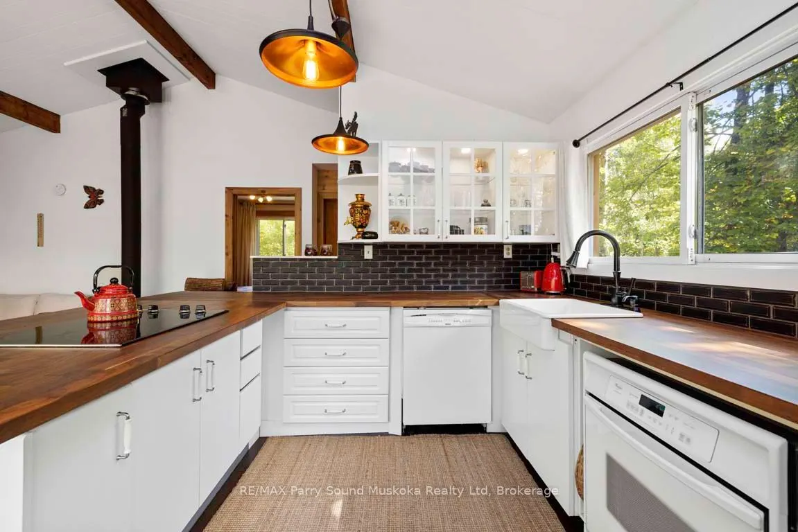 37 LYNBERRY Drive