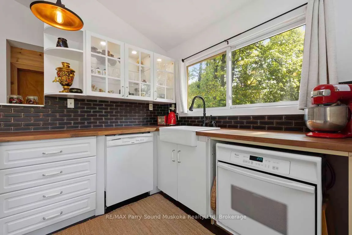37 LYNBERRY Drive