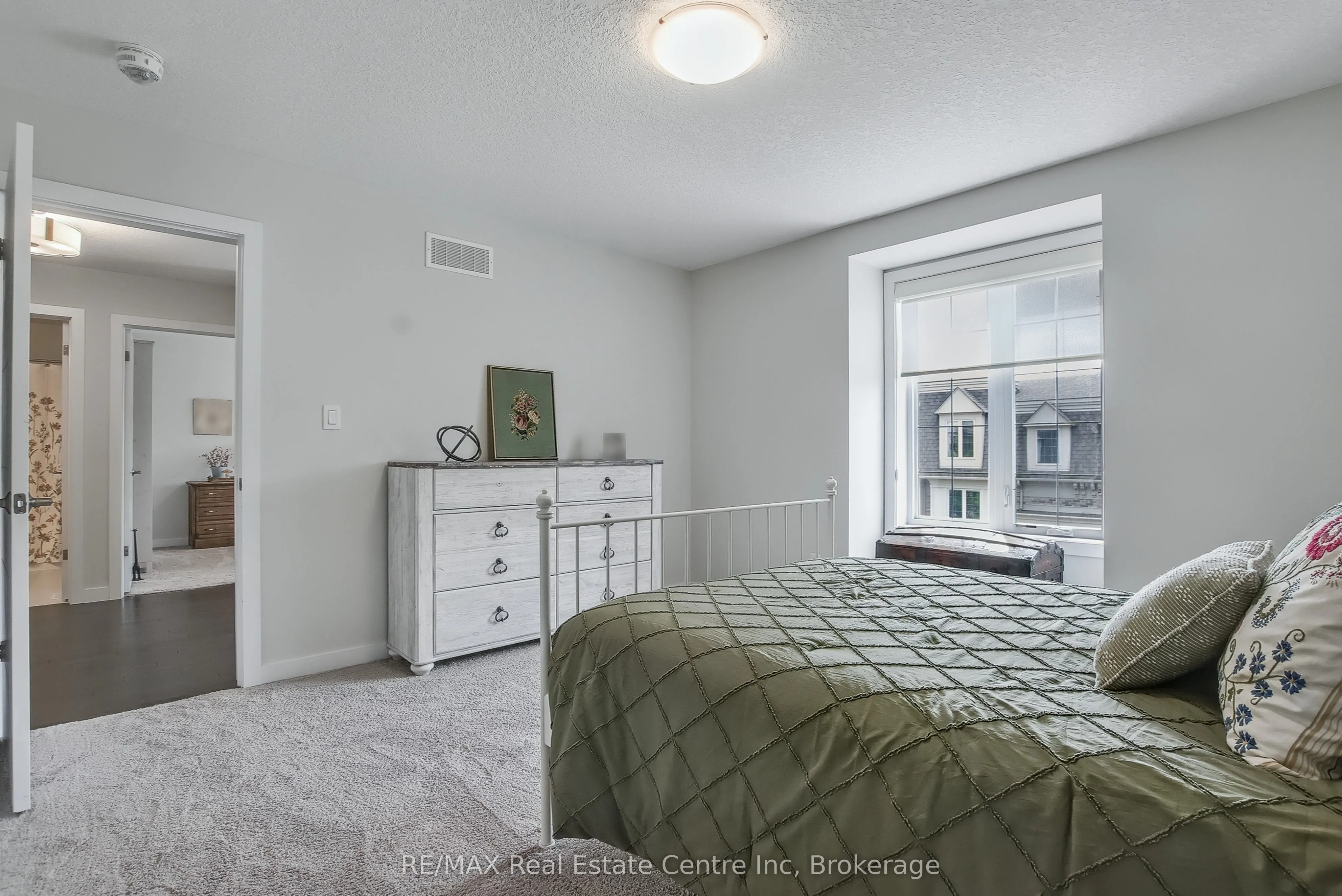 72 York Road, #16