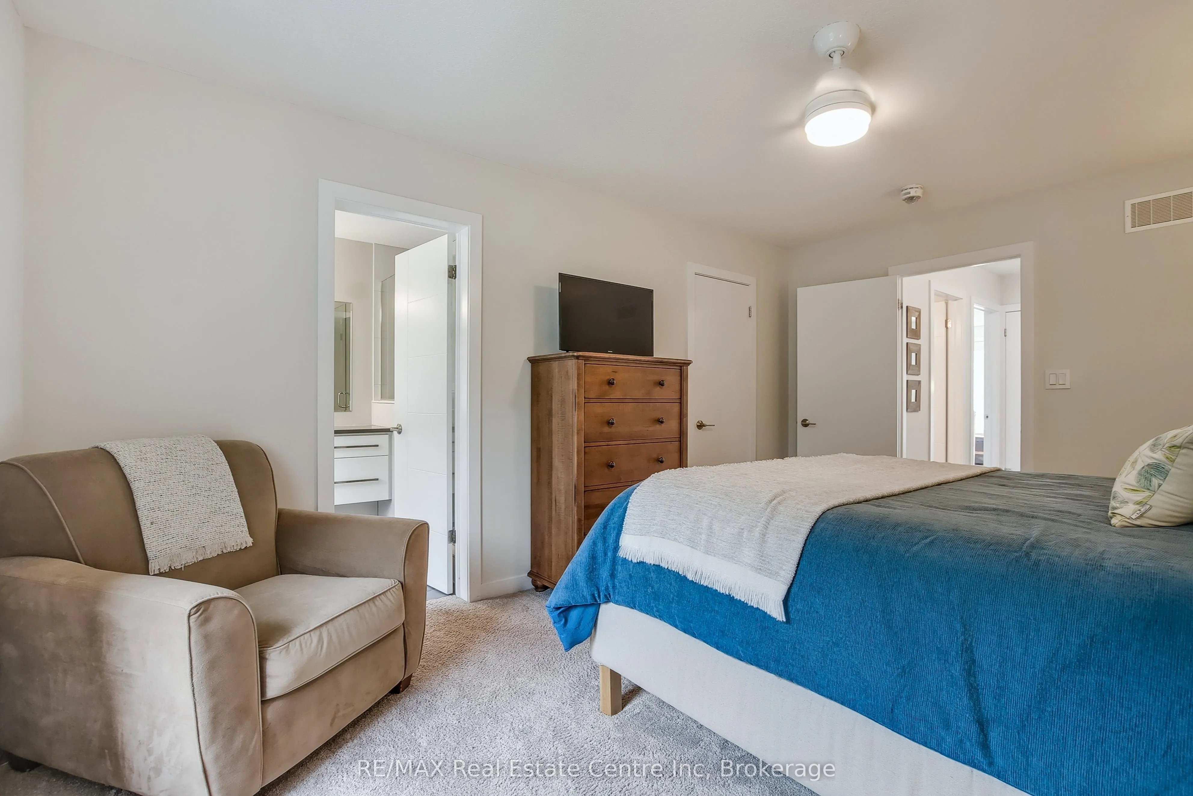 72 York Road, #16