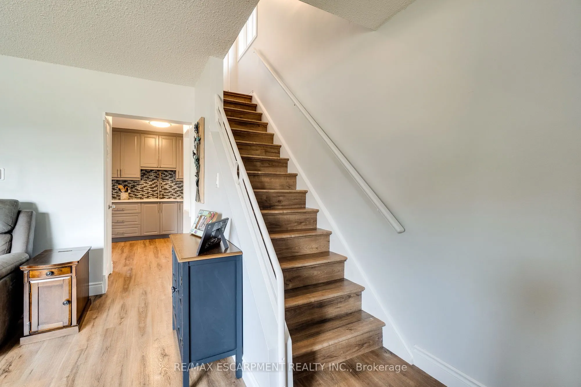 17 RONALDSHAY Avenue