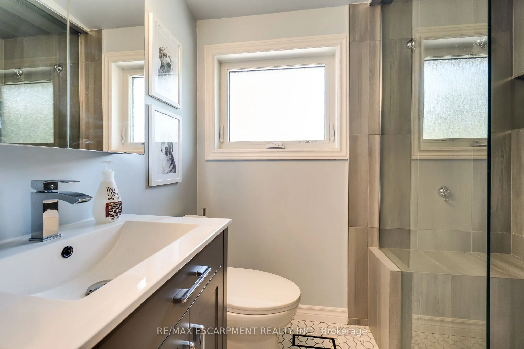 17 RONALDSHAY Avenue