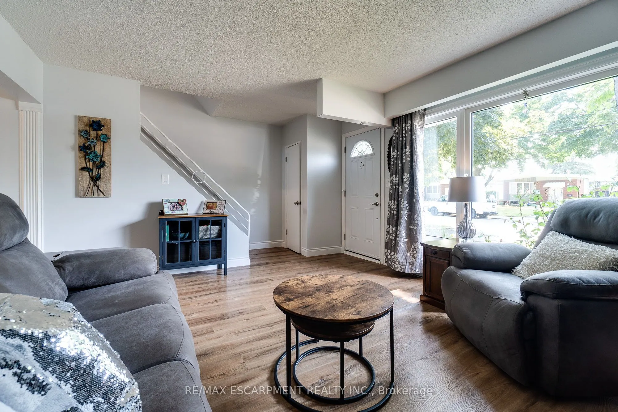 17 RONALDSHAY Avenue