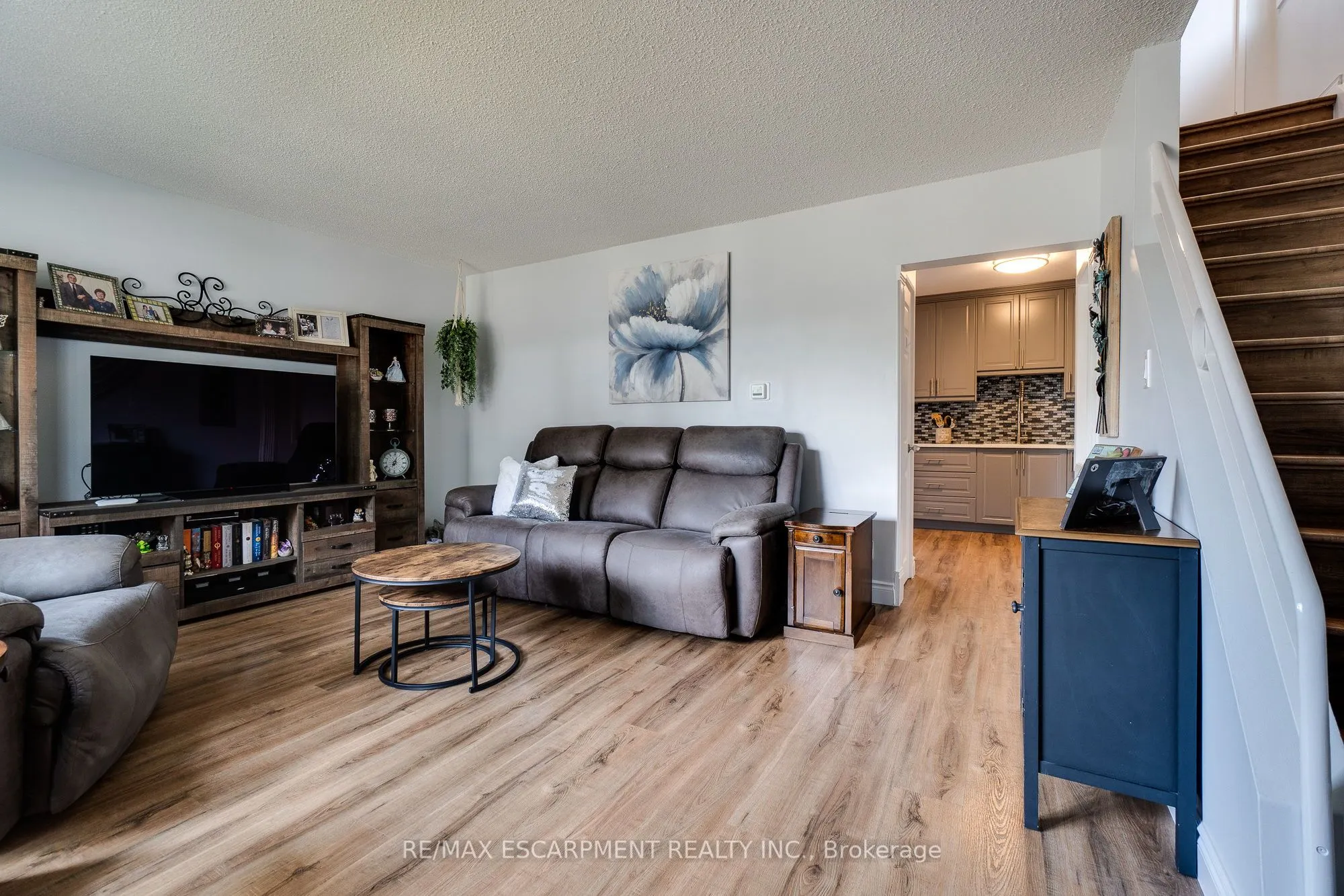 17 RONALDSHAY Avenue