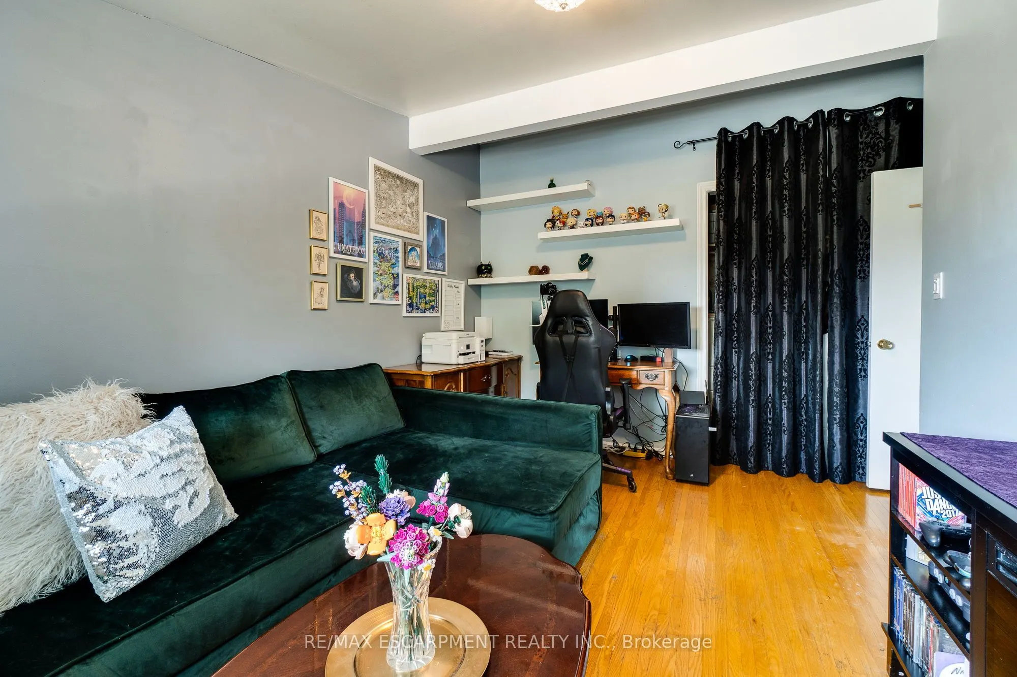 17 RONALDSHAY Avenue
