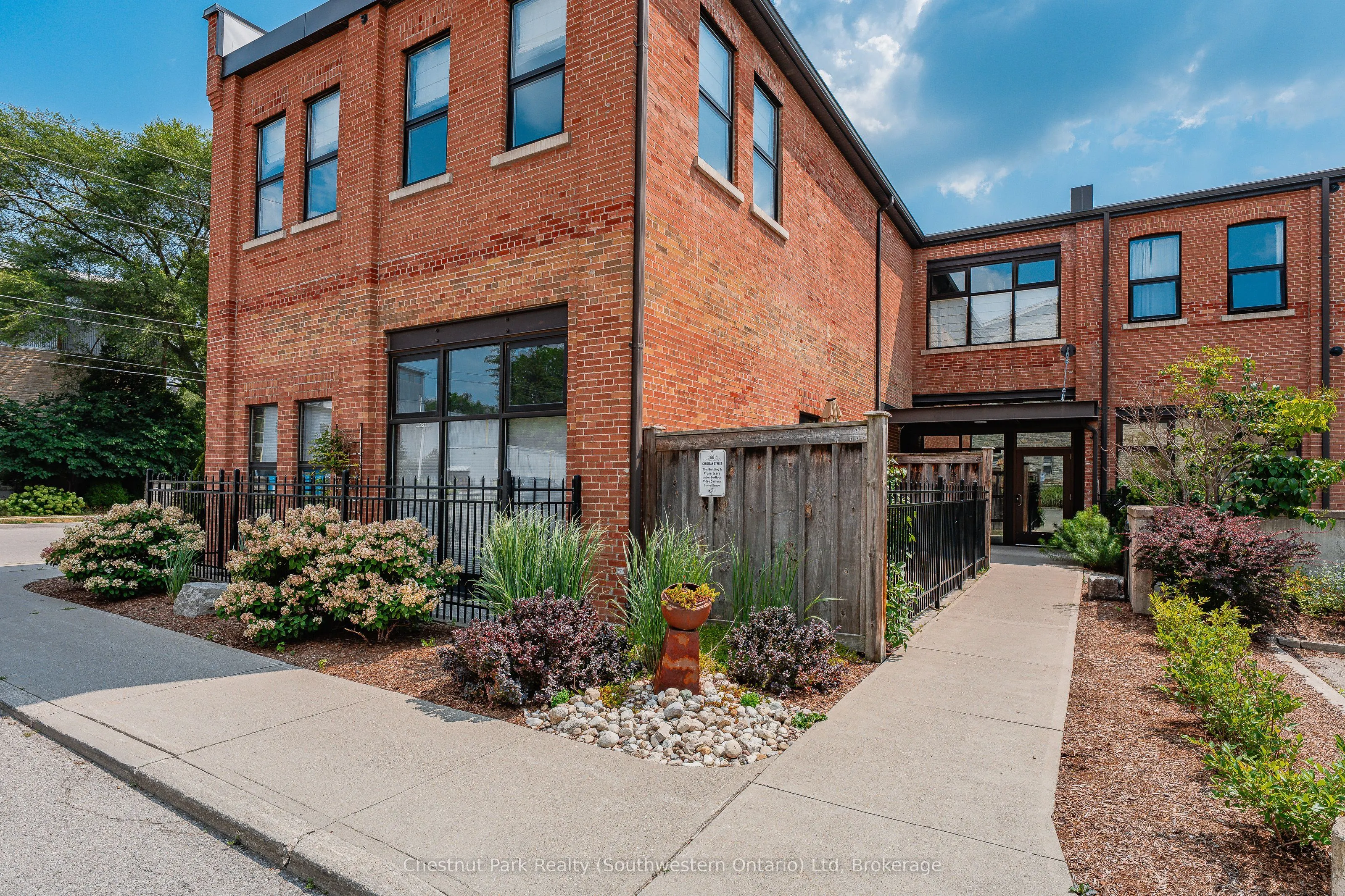 60 Cardigan Street, #106