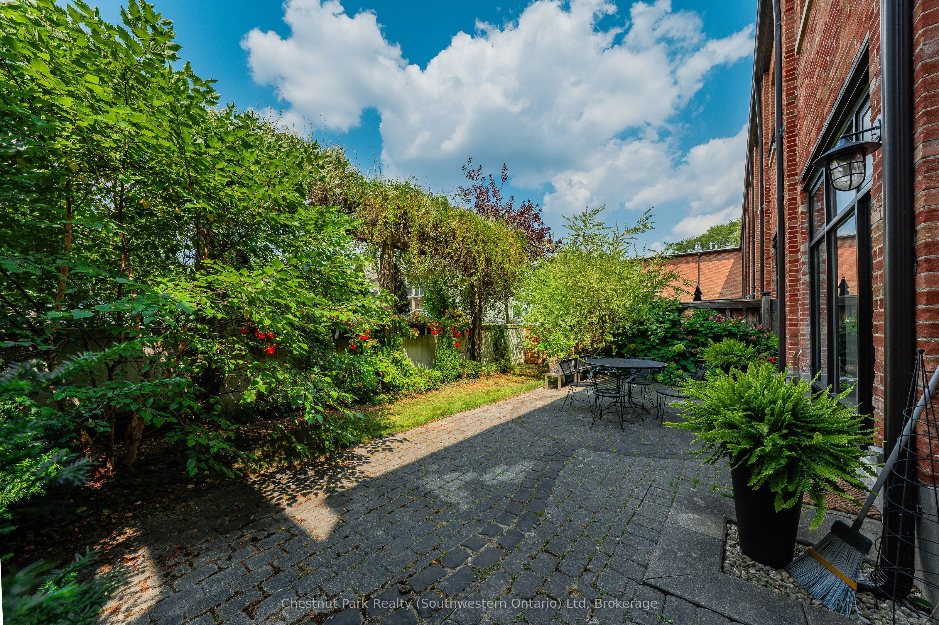 60 Cardigan Street, #106