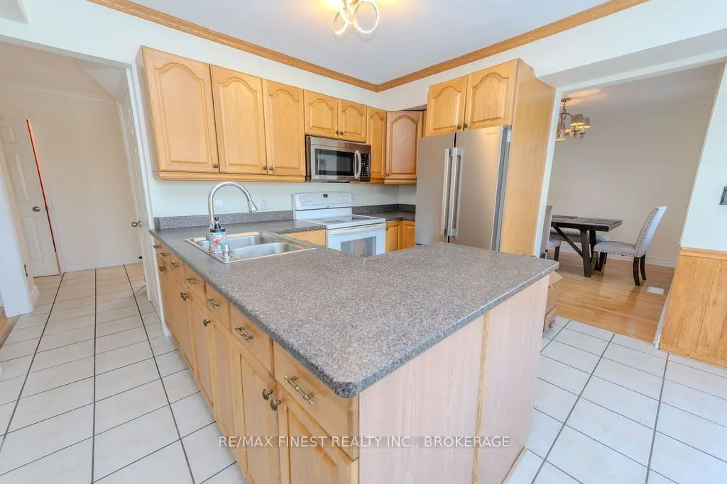 1106 Wintergreen Crescent