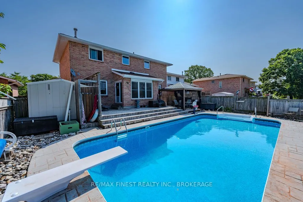 1106 Wintergreen Crescent