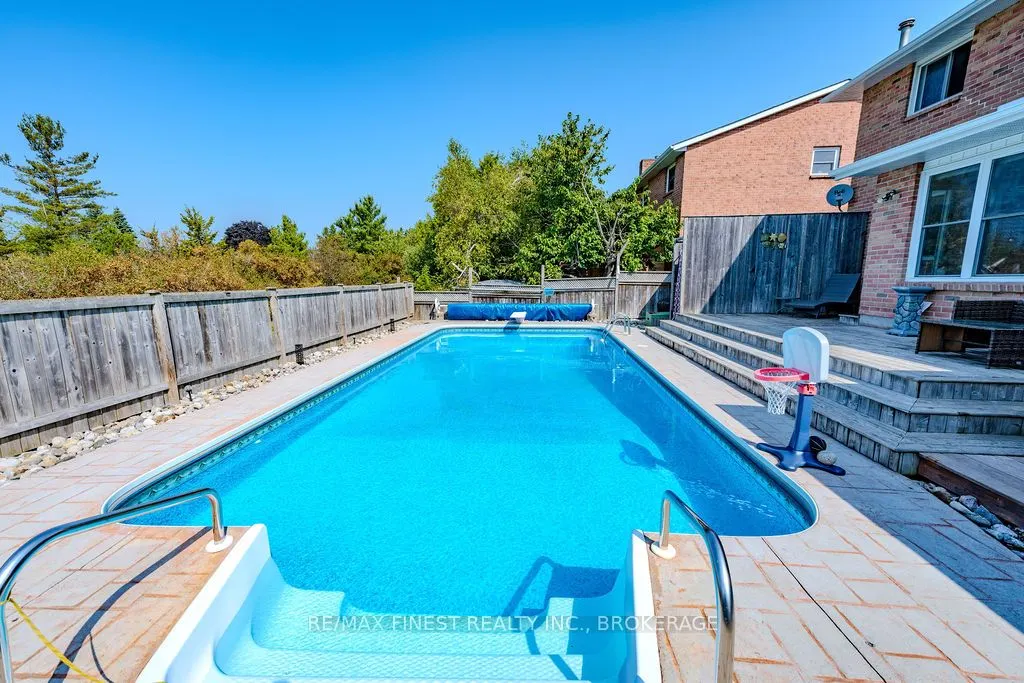 1106 Wintergreen Crescent