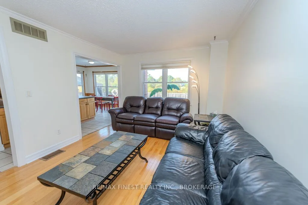 1106 Wintergreen Crescent
