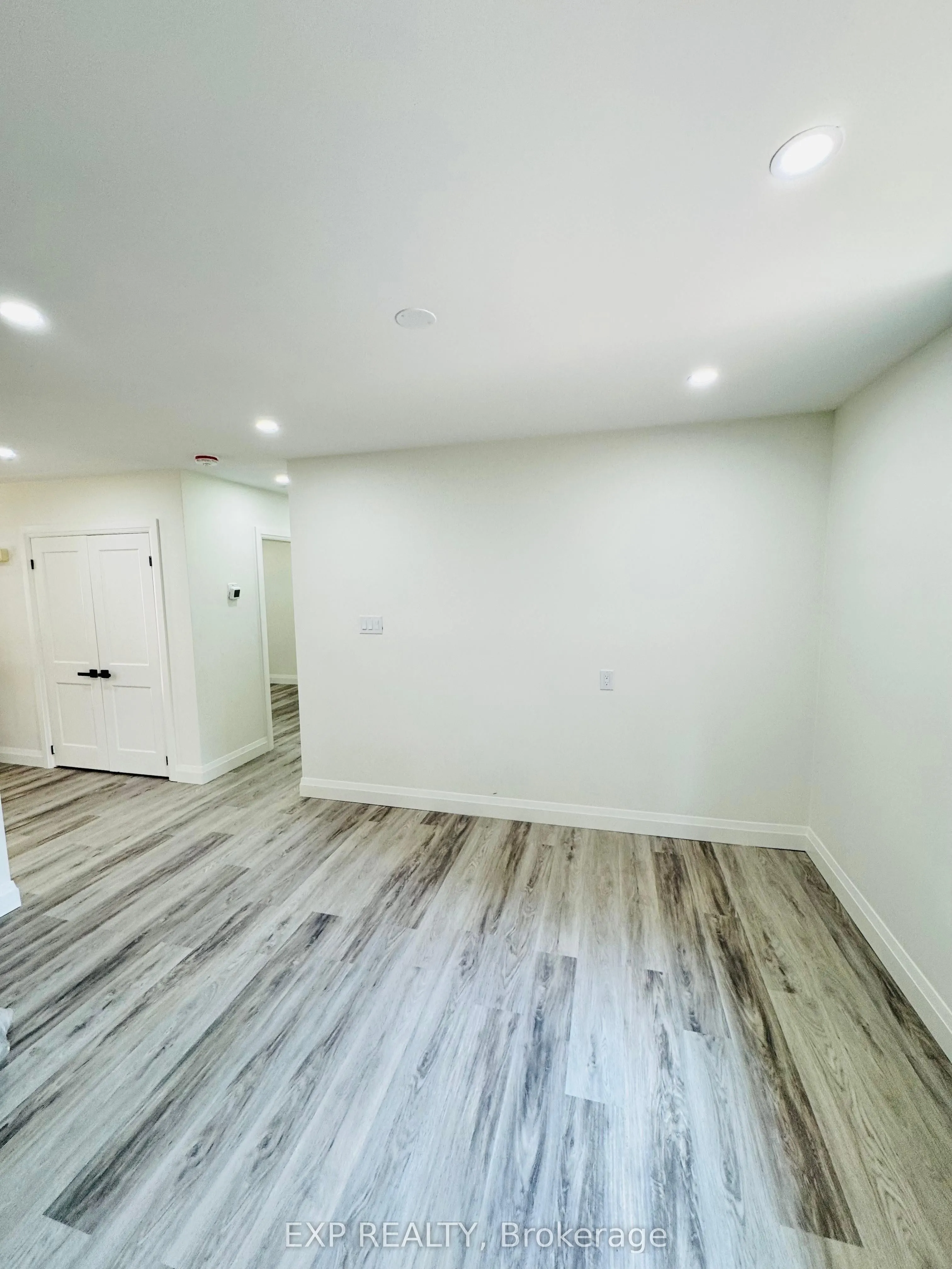 6 CRAIG Drive N, #1