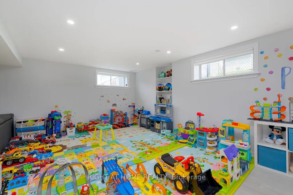 4512 Kelly Farm Drive