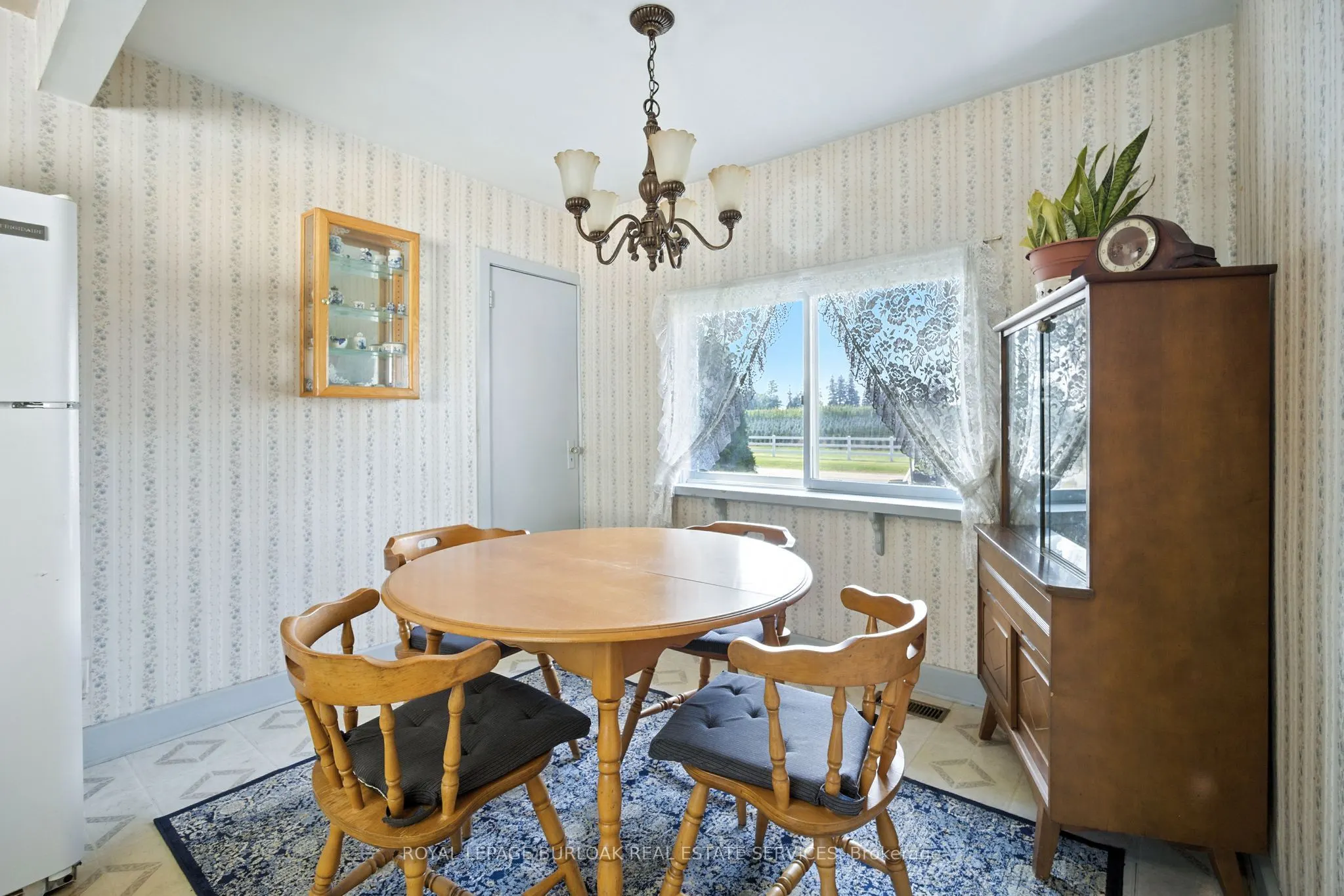 572 Parkside Drive
