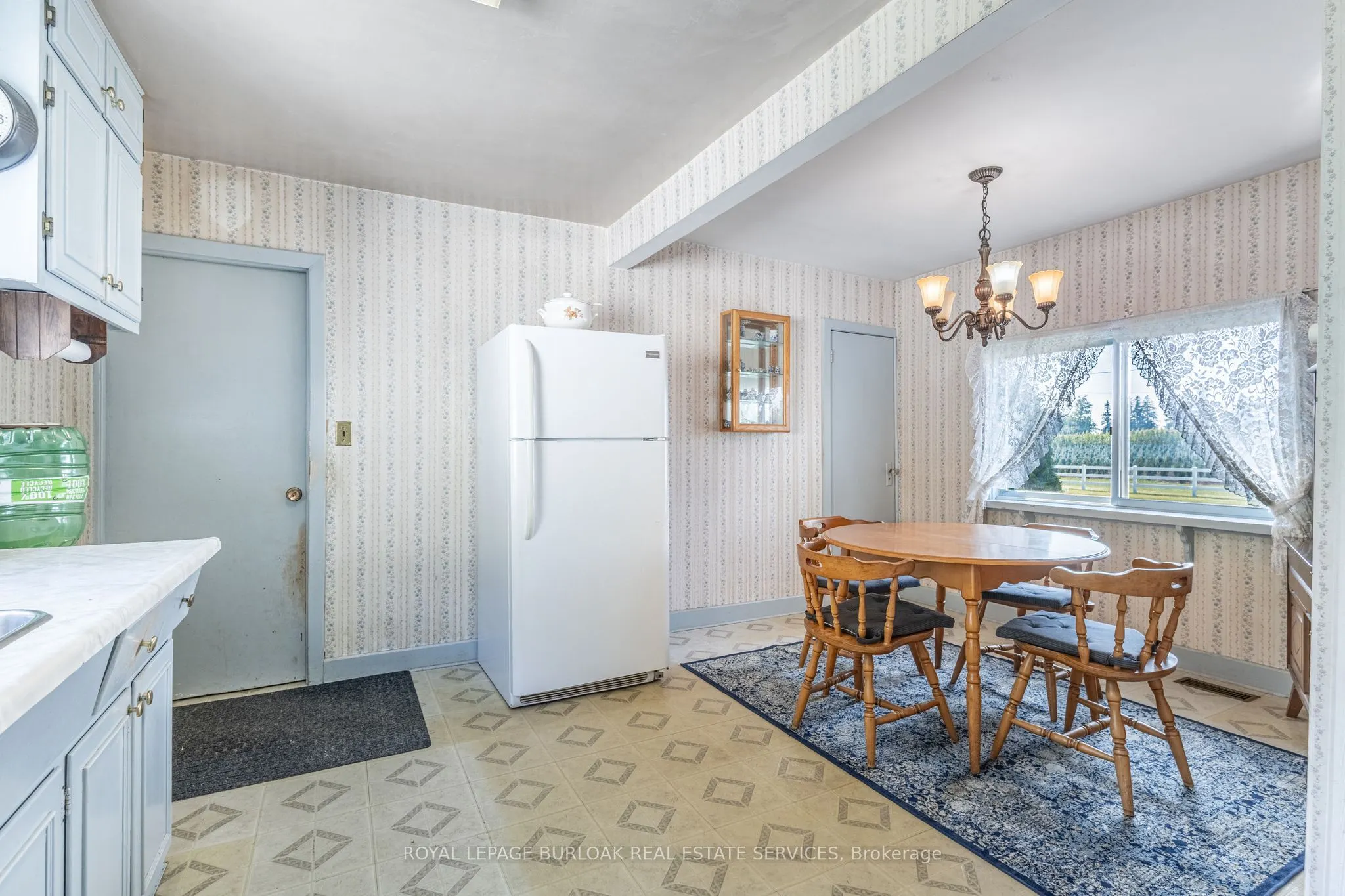 572 Parkside Drive