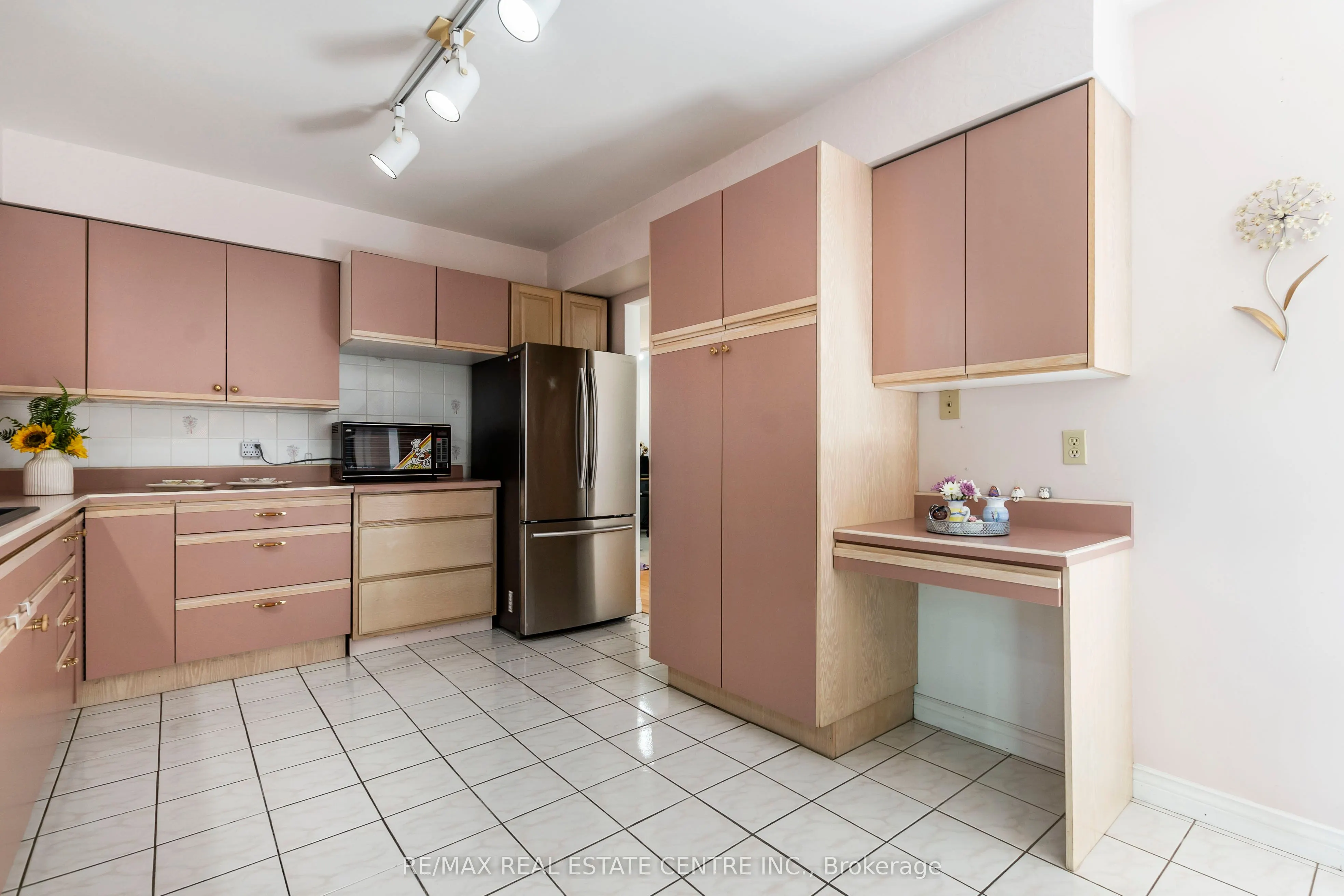 1241 Rose Street
