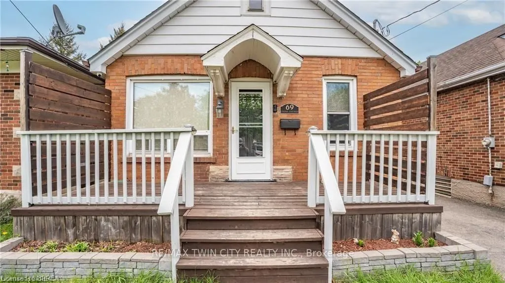 69 Lyons Avenue