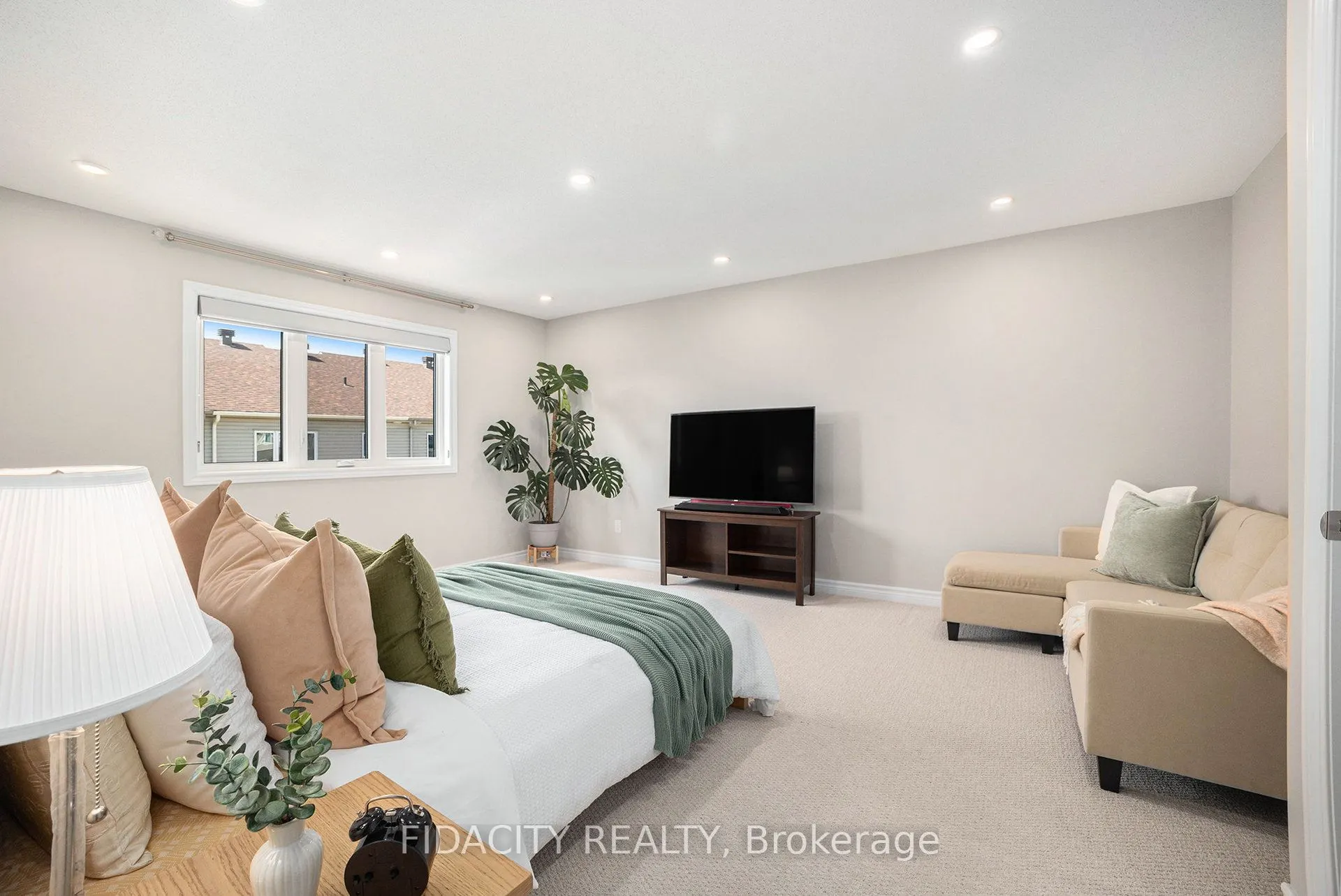 241 Bandelier Way