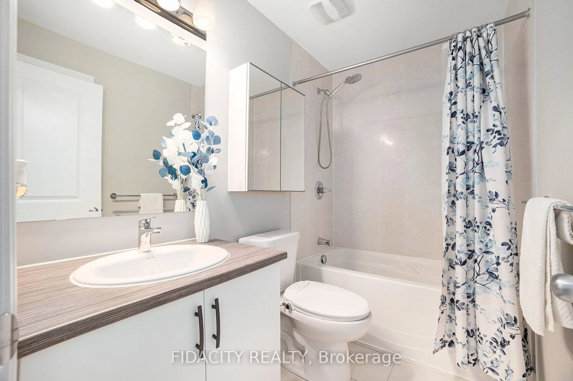 241 Bandelier Way