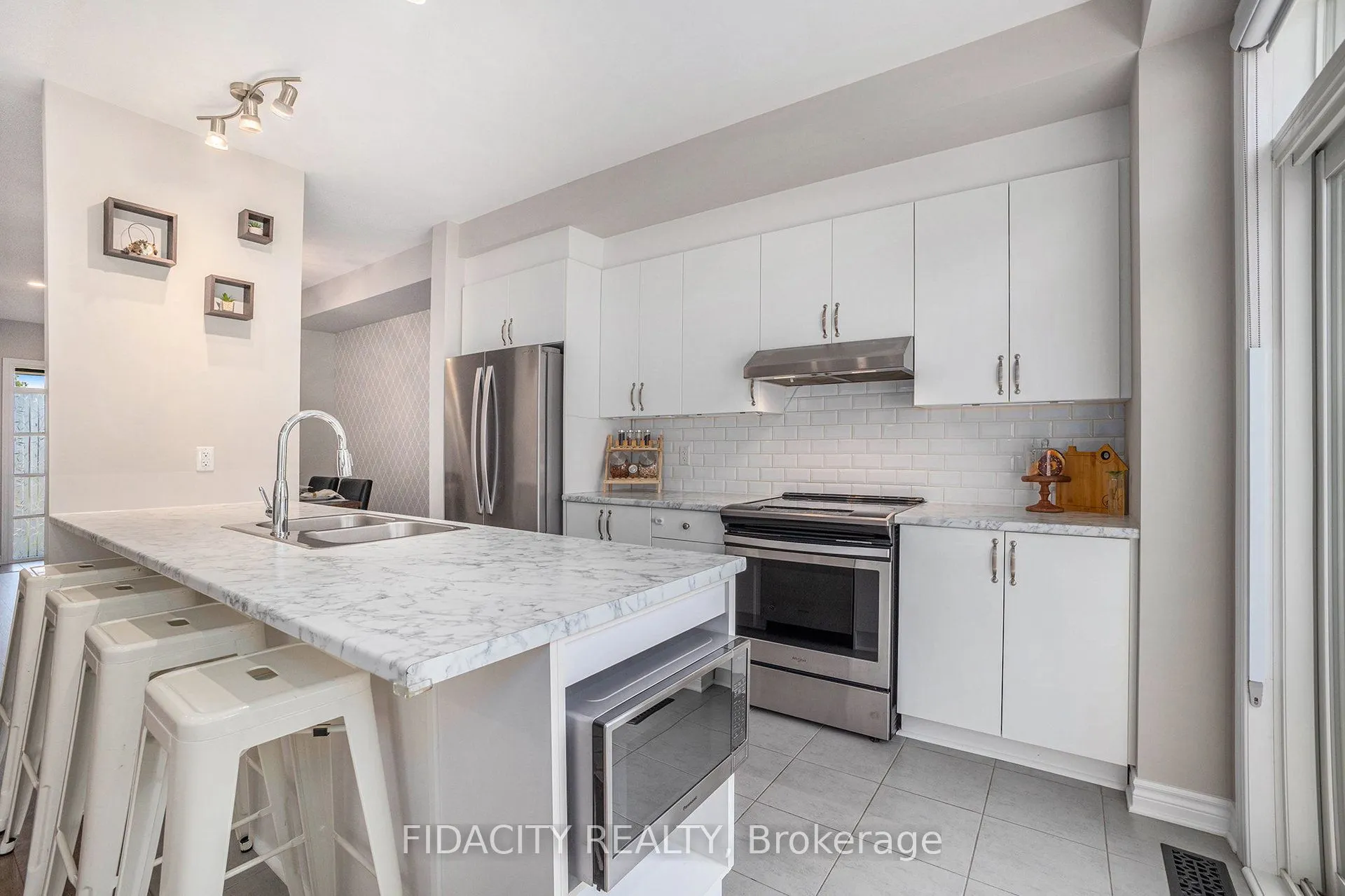 241 Bandelier Way