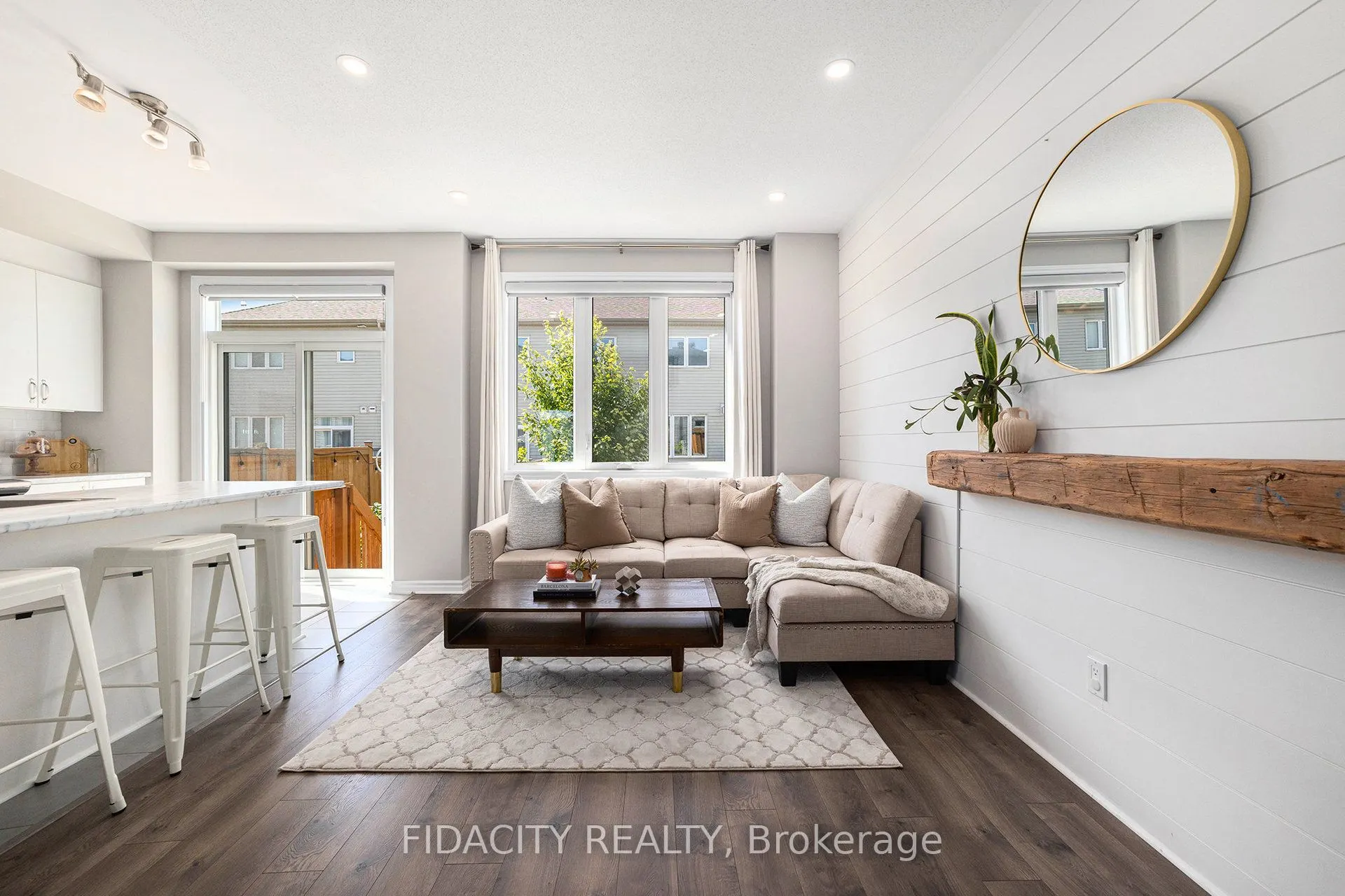 241 Bandelier Way