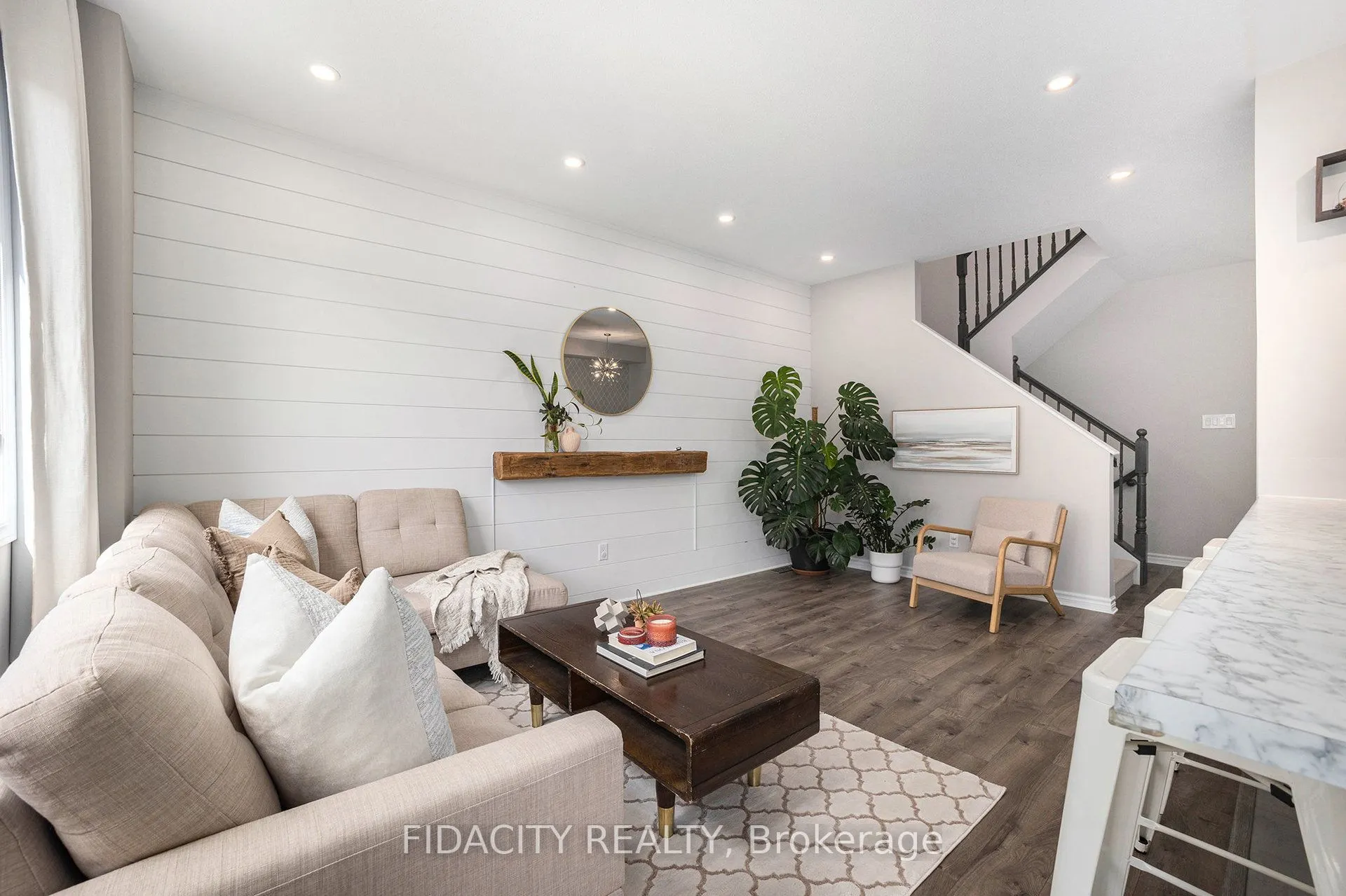 241 Bandelier Way