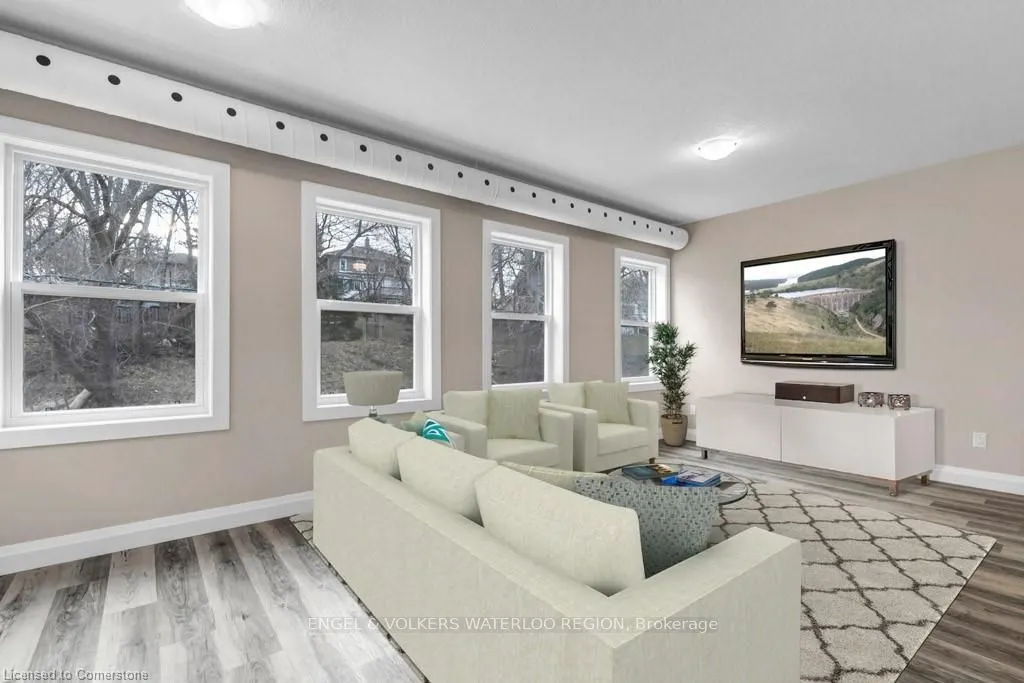 26 Queen Street W, #3