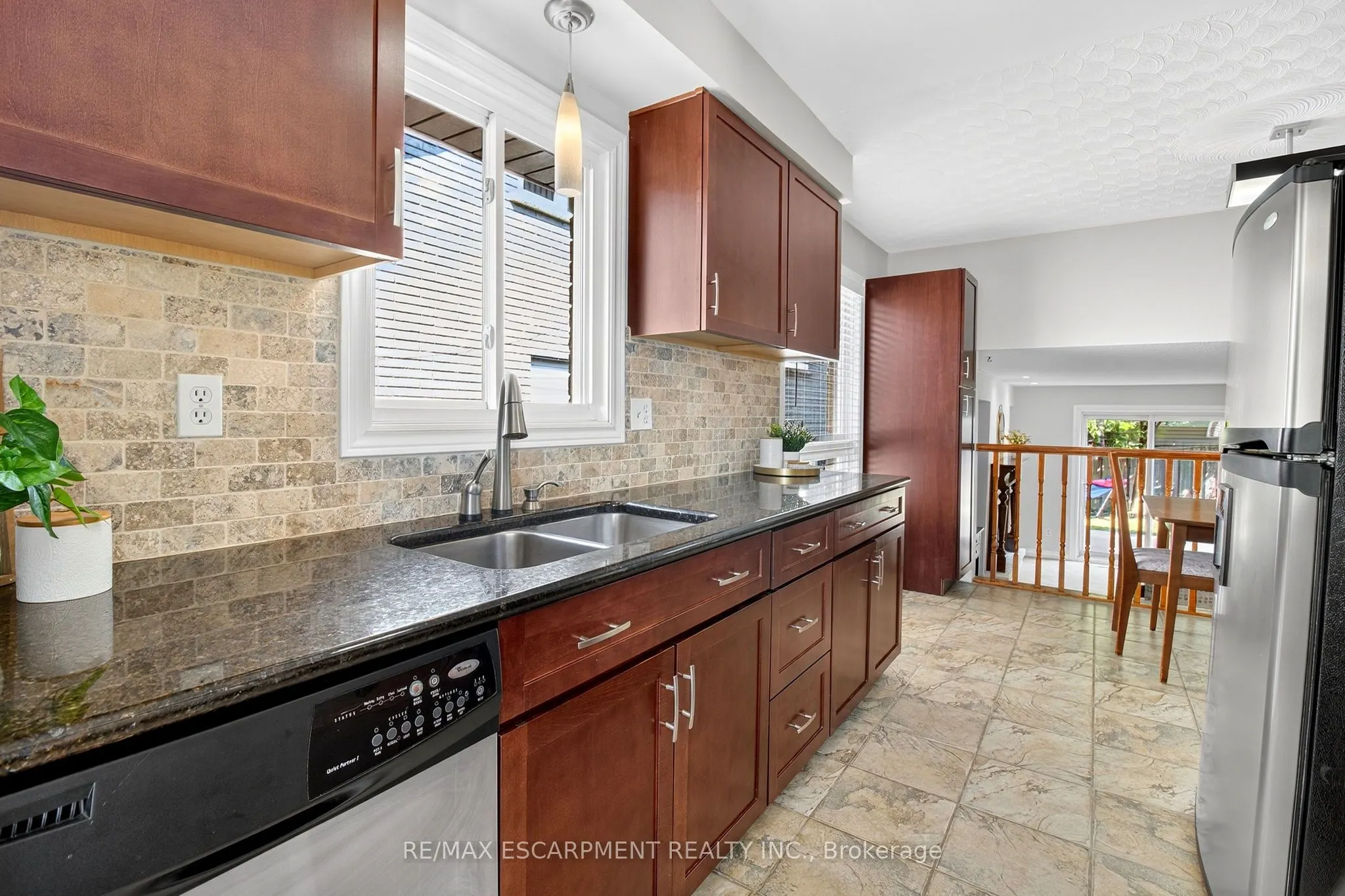 150 Solomon Crescent