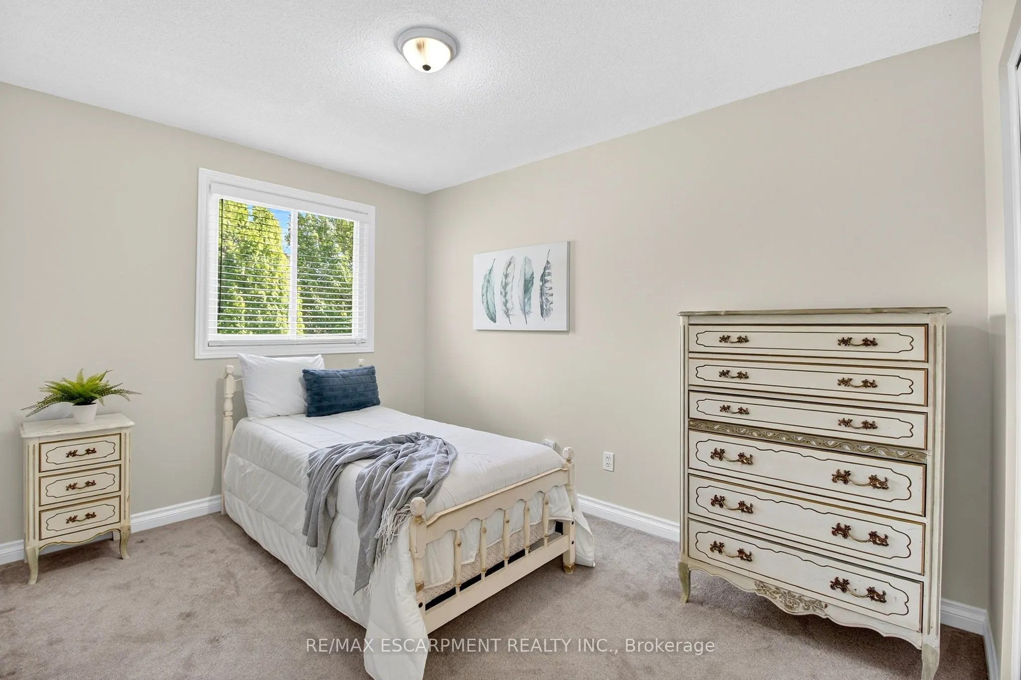 150 Solomon Crescent