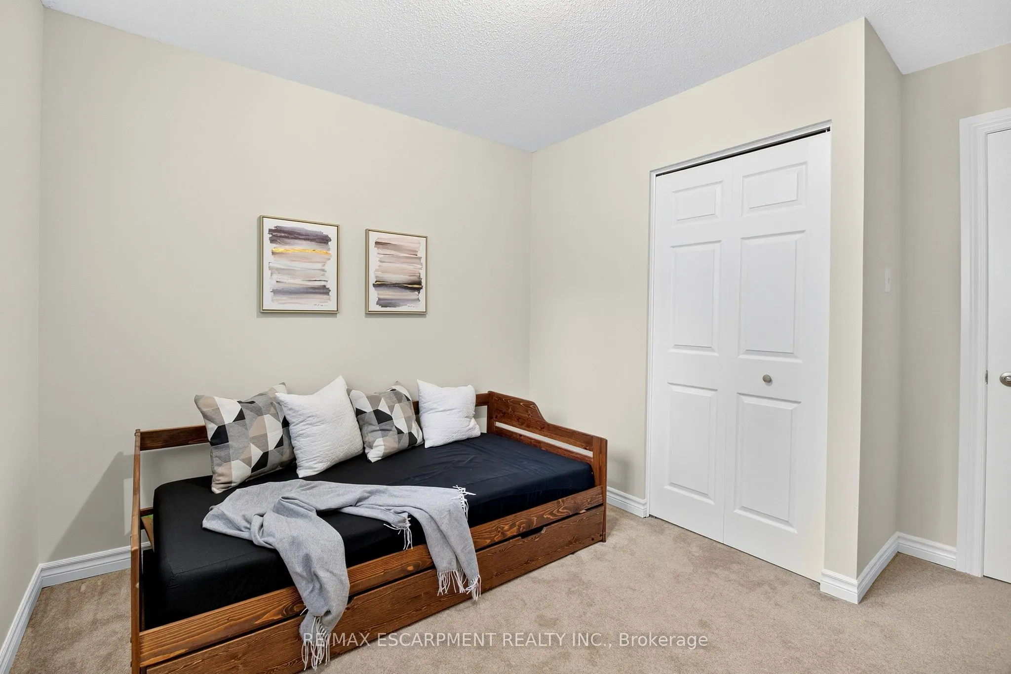150 Solomon Crescent
