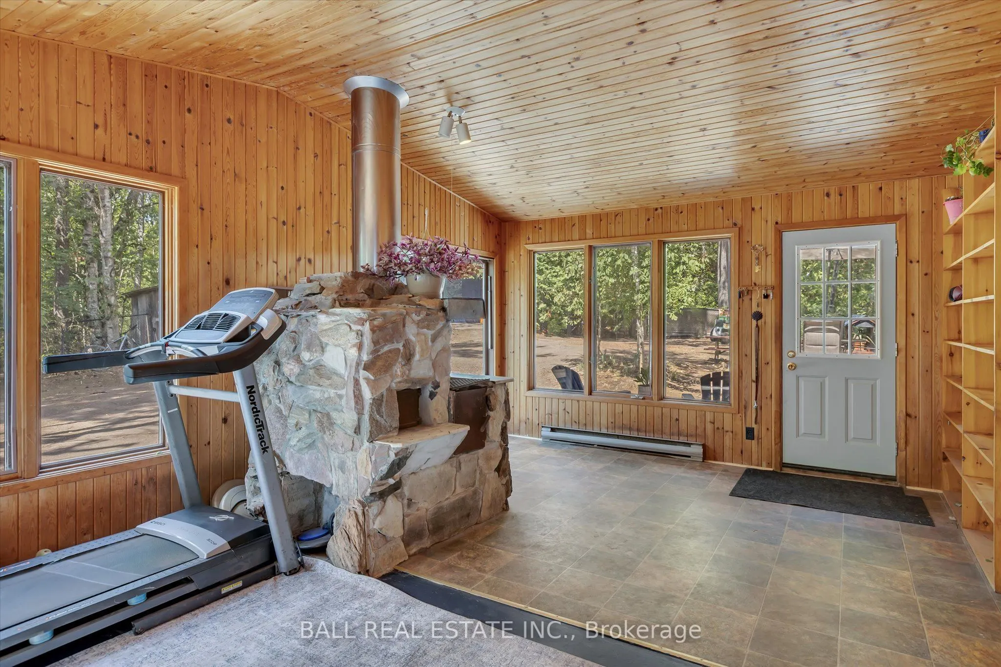 2476 County Rd 46