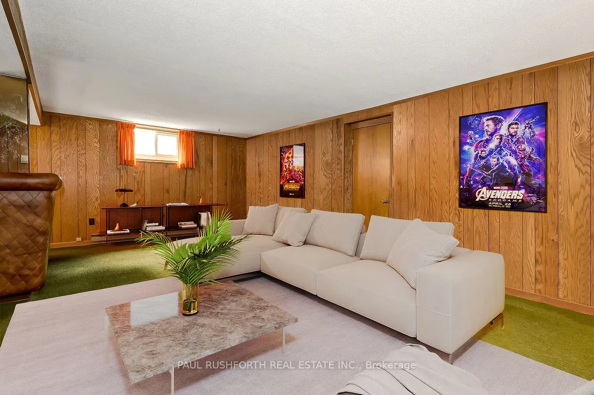 235 Elgin Street W