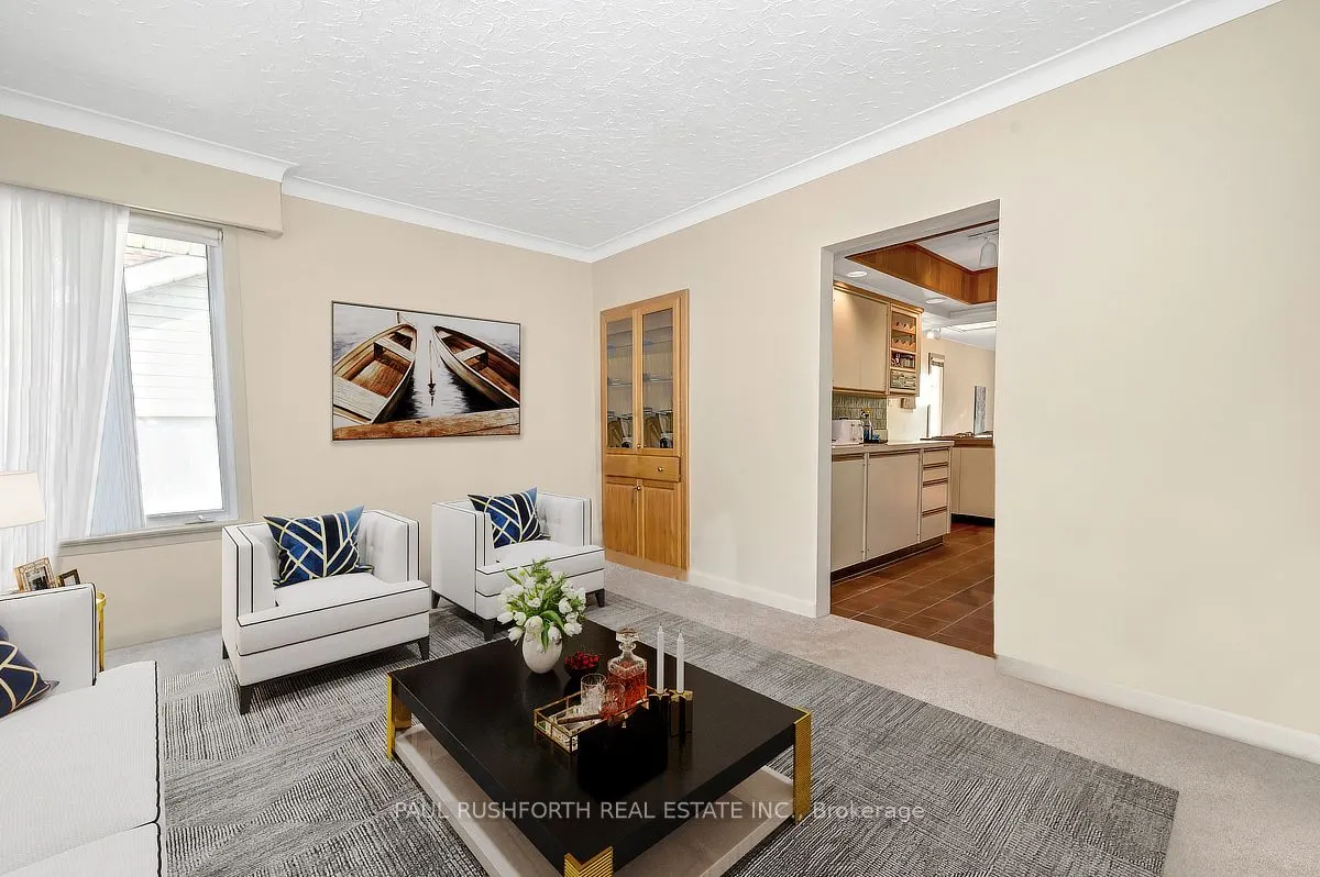 235 Elgin Street W