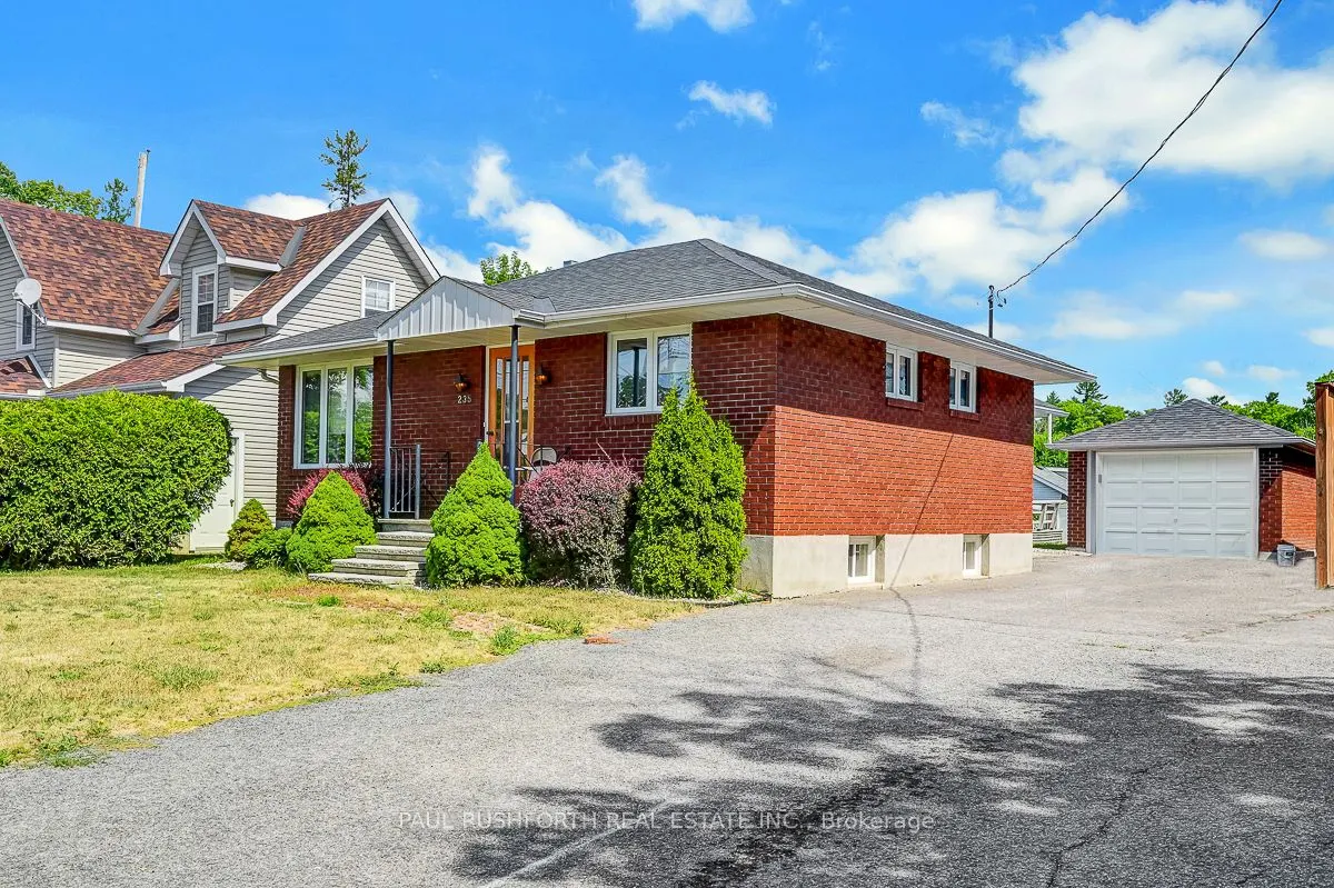 235 Elgin Street W