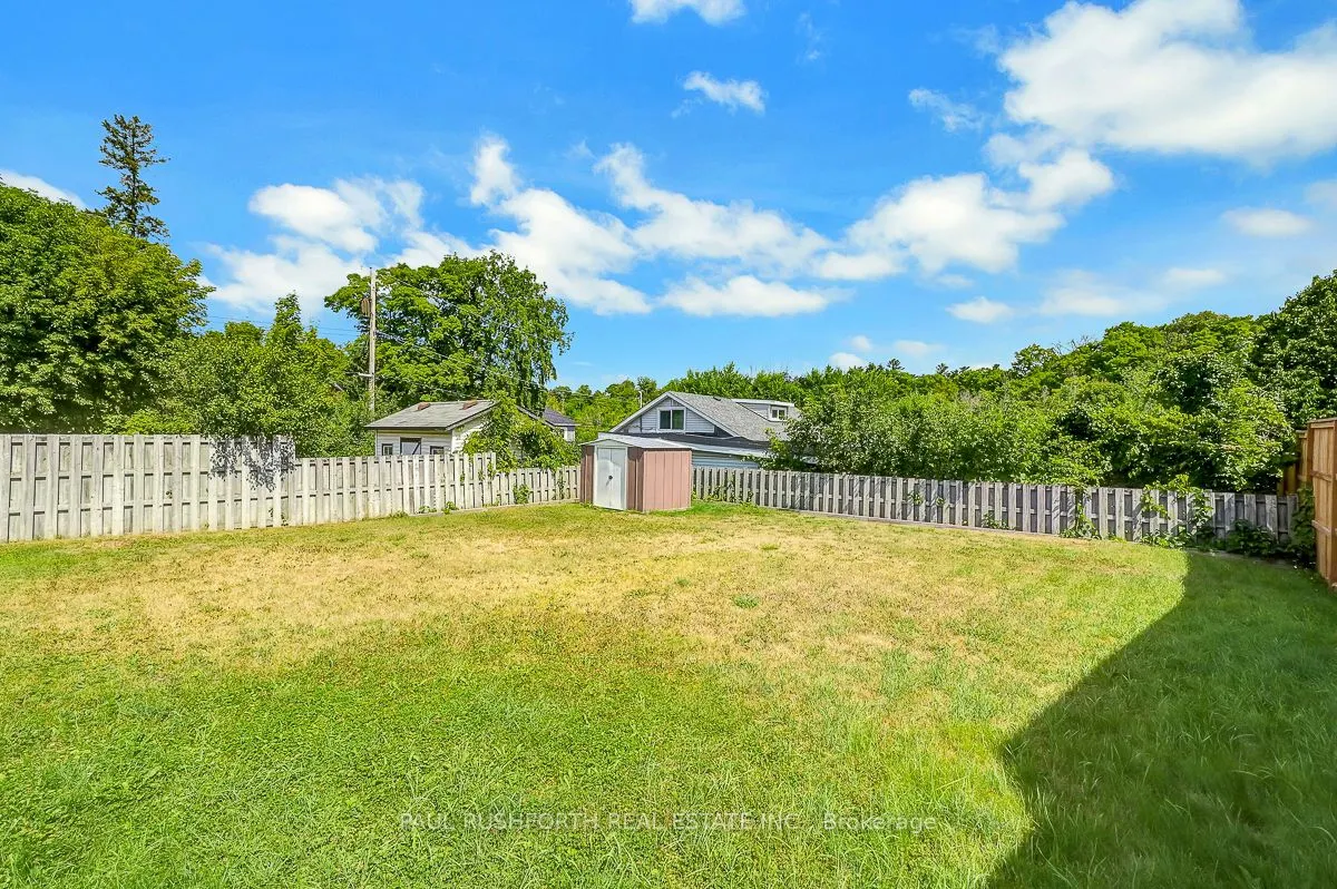 235 Elgin Street W