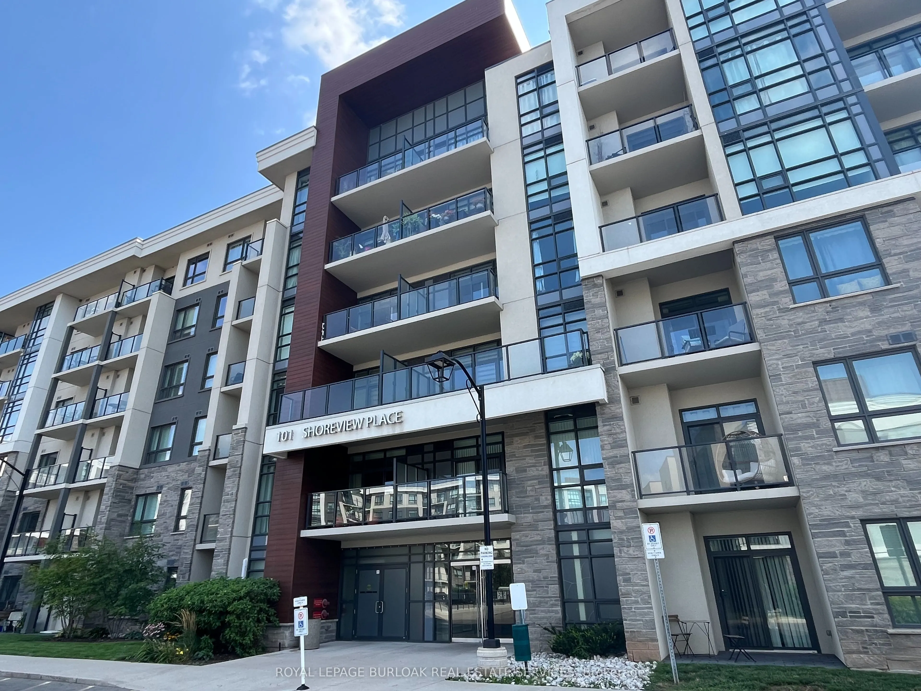101 Shoreview Place, #210