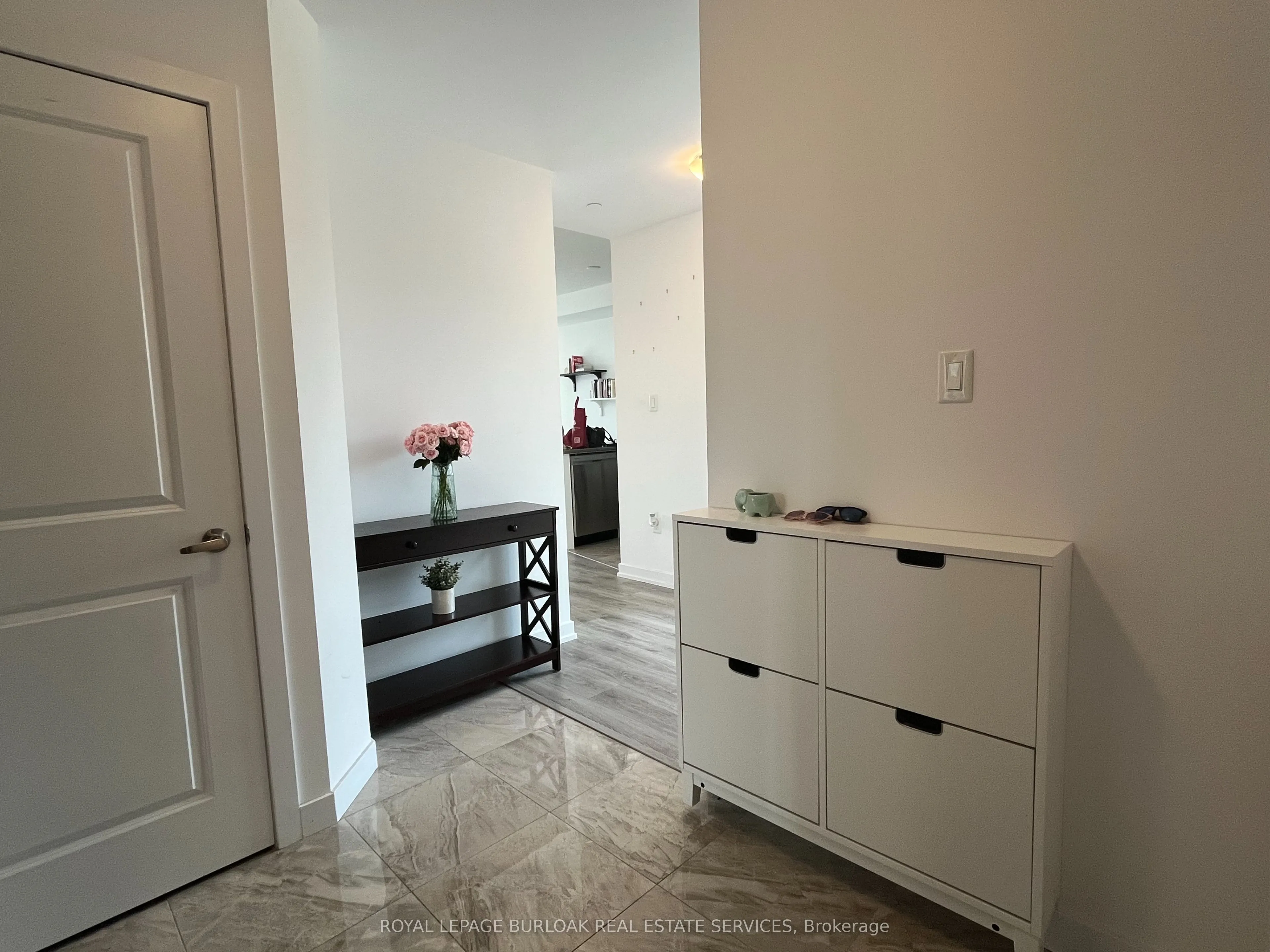 101 Shoreview Place, #210