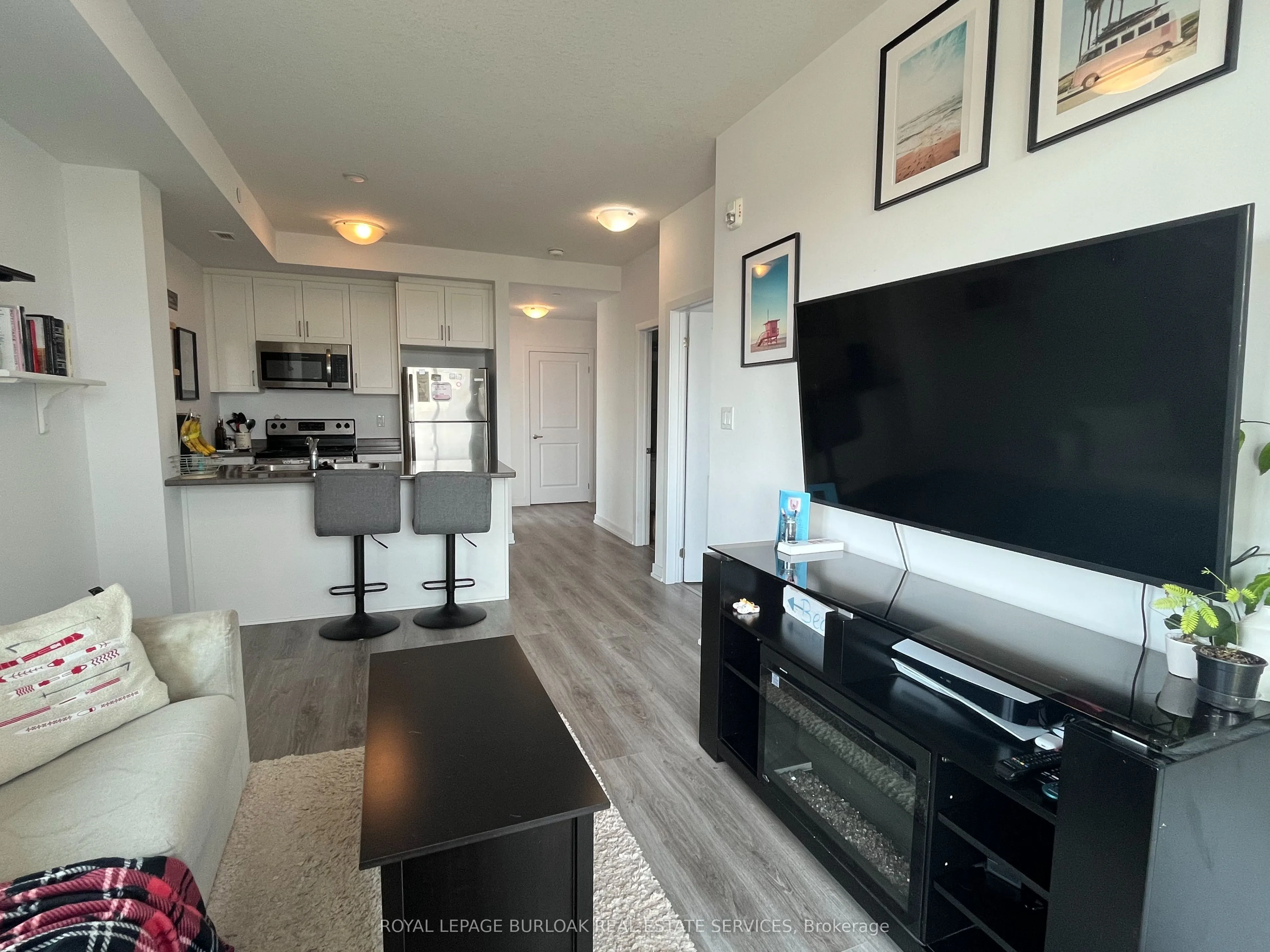 101 Shoreview Place, #210