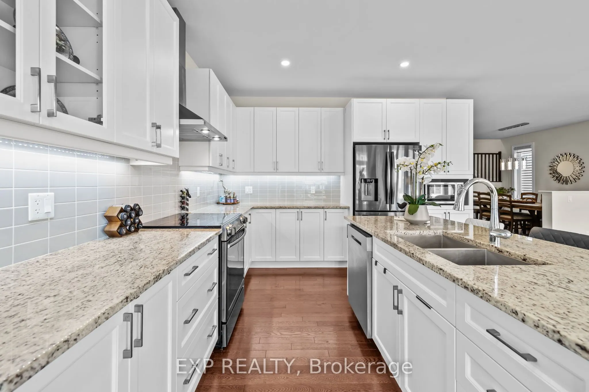 593 Vivera Place