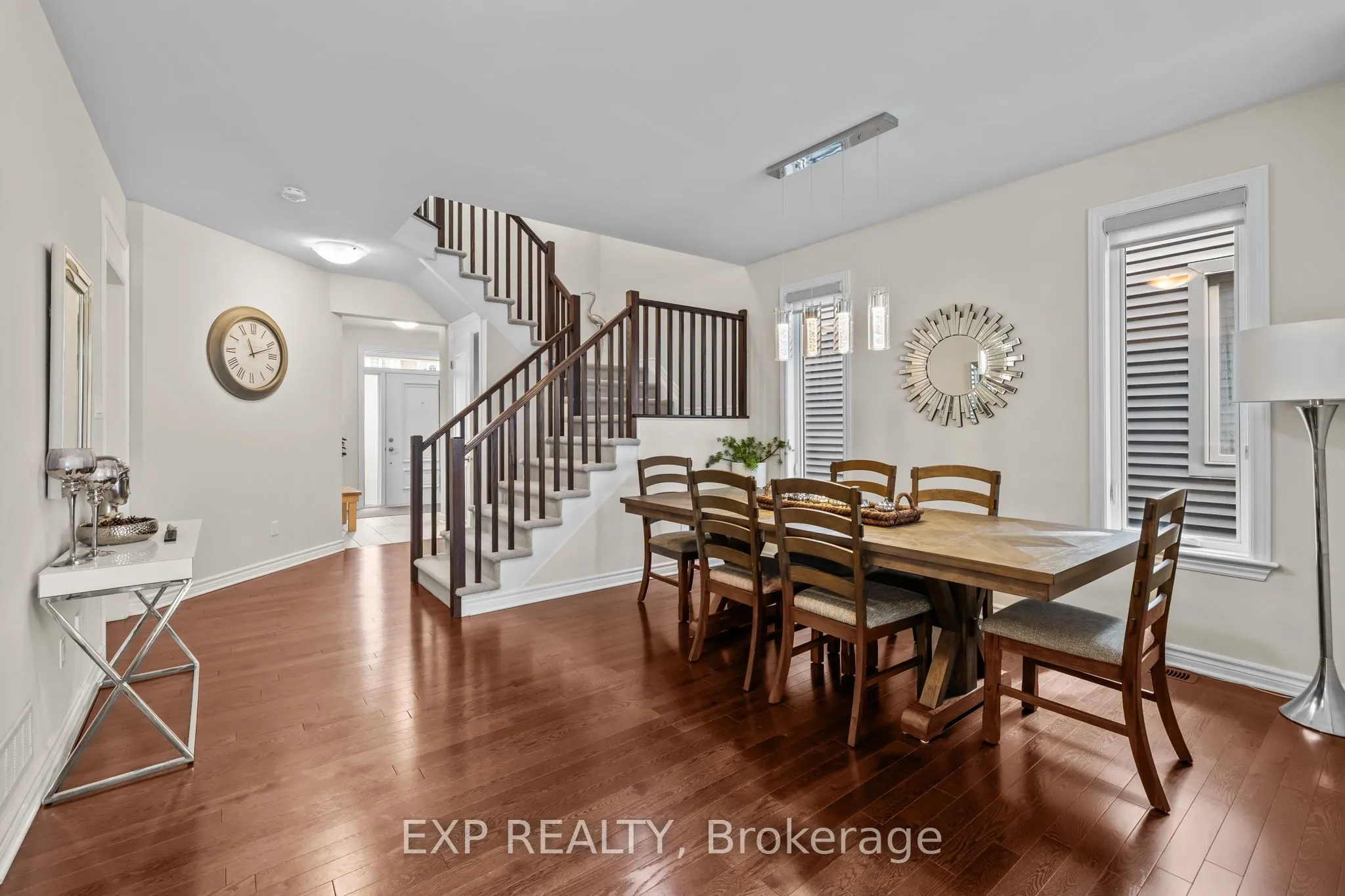 593 Vivera Place