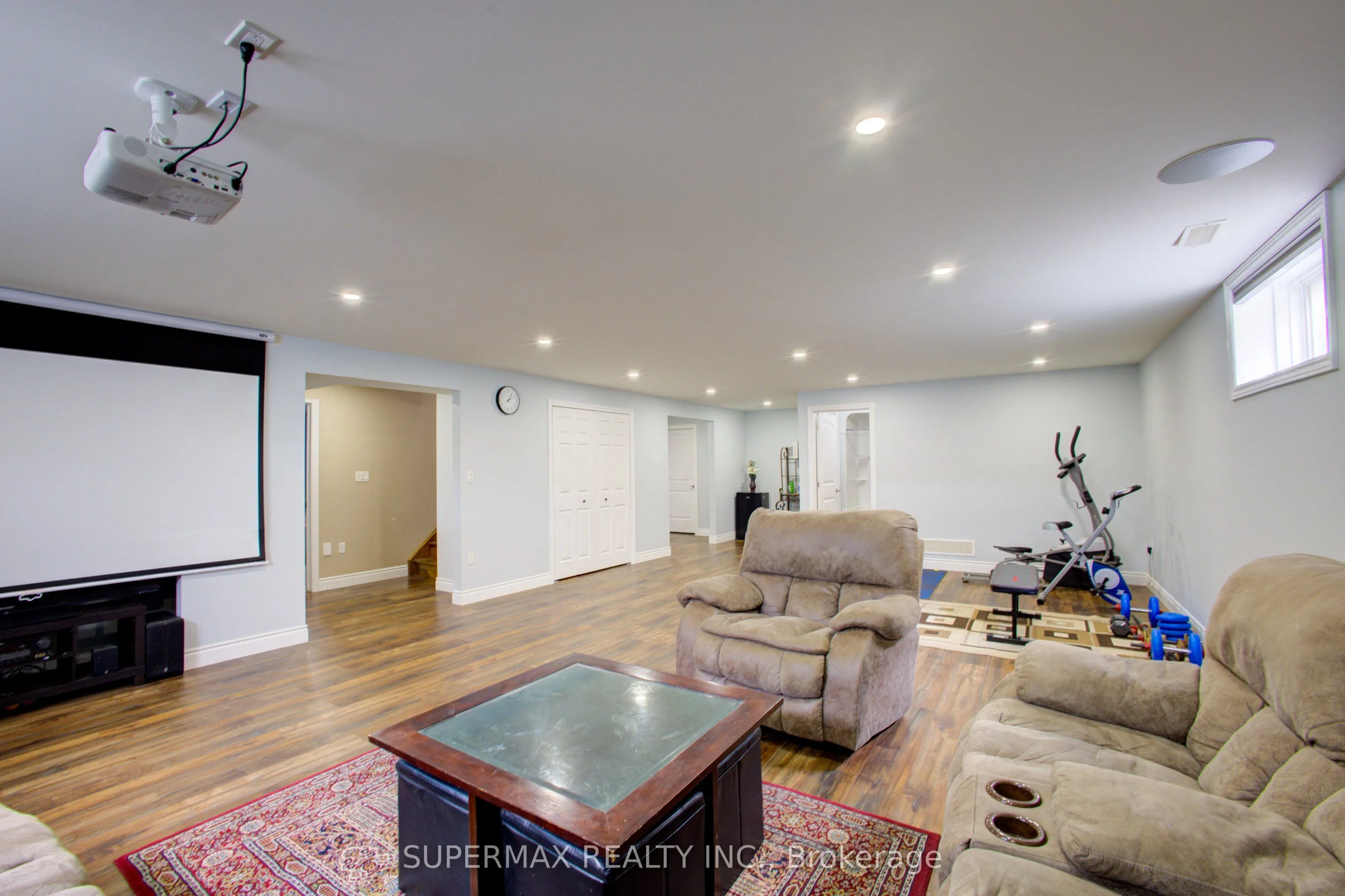 200 Krotz Street W
