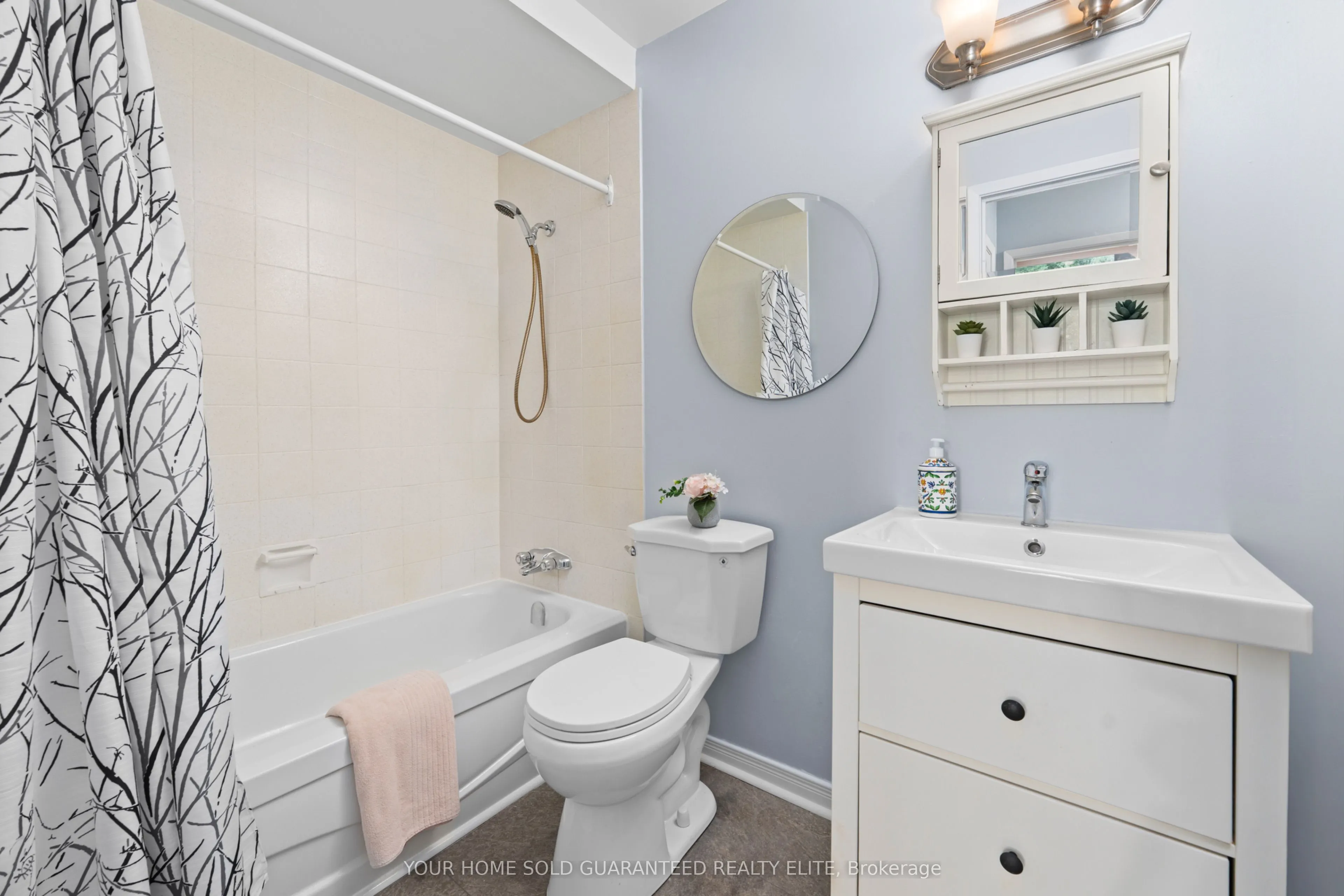 4209 Hixon Street, #111
