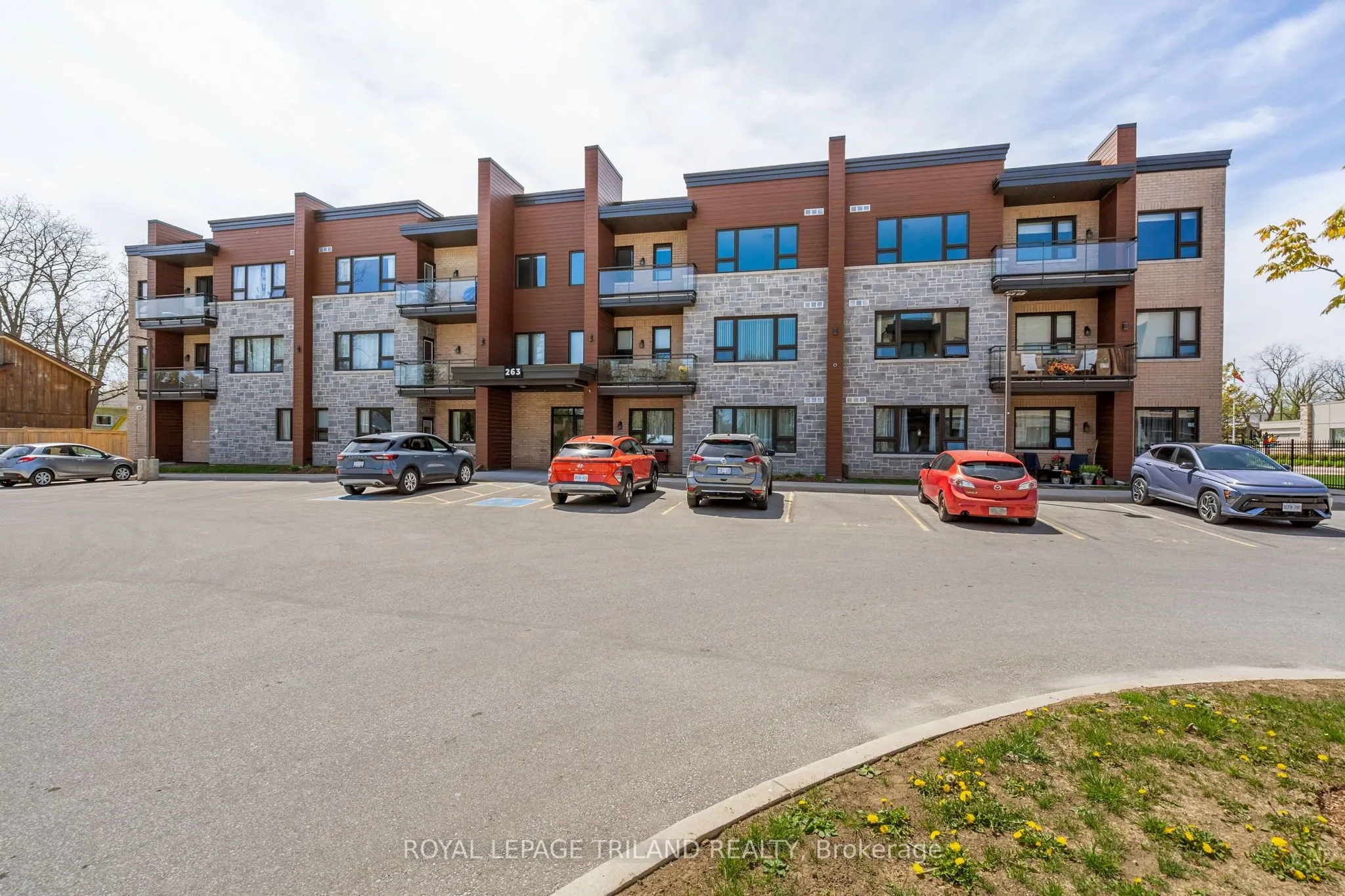 263 Butler Street, #305