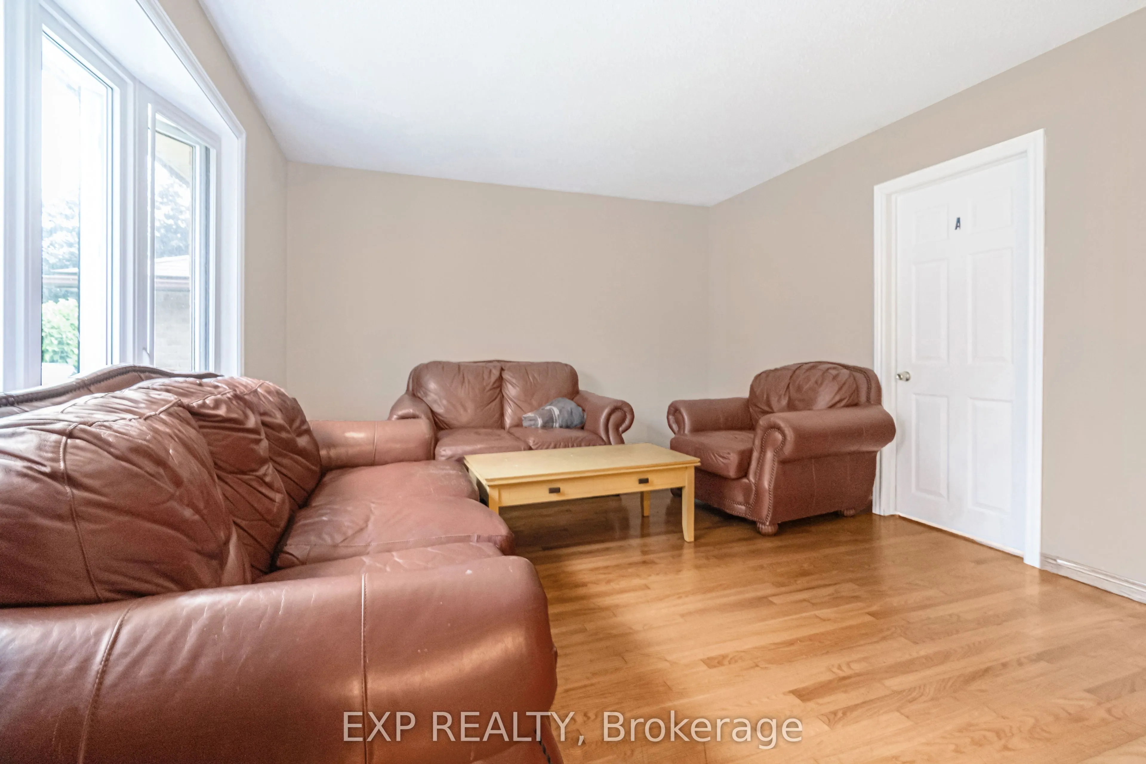115 Scenic Wood Crescent