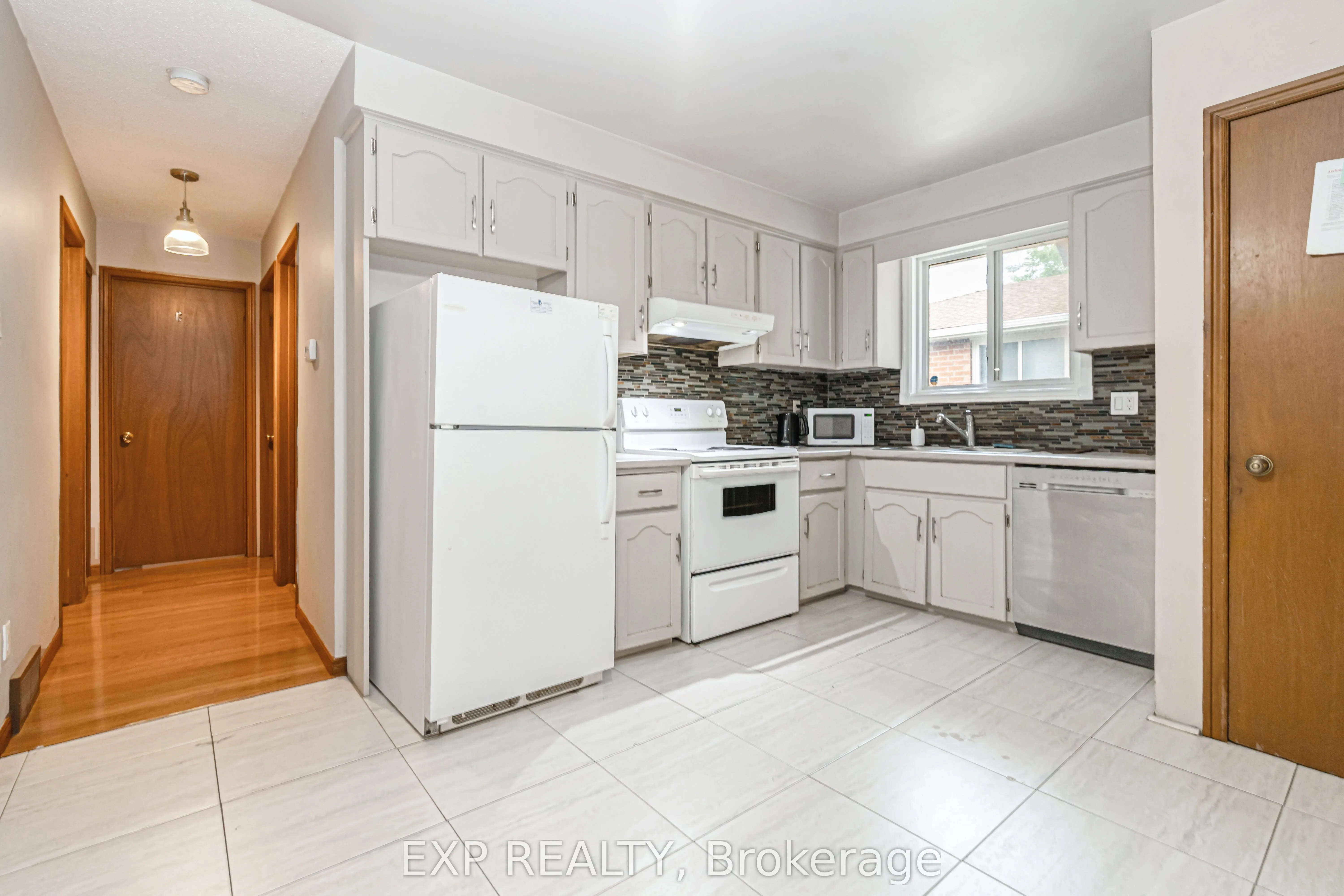 115 Scenic Wood Crescent