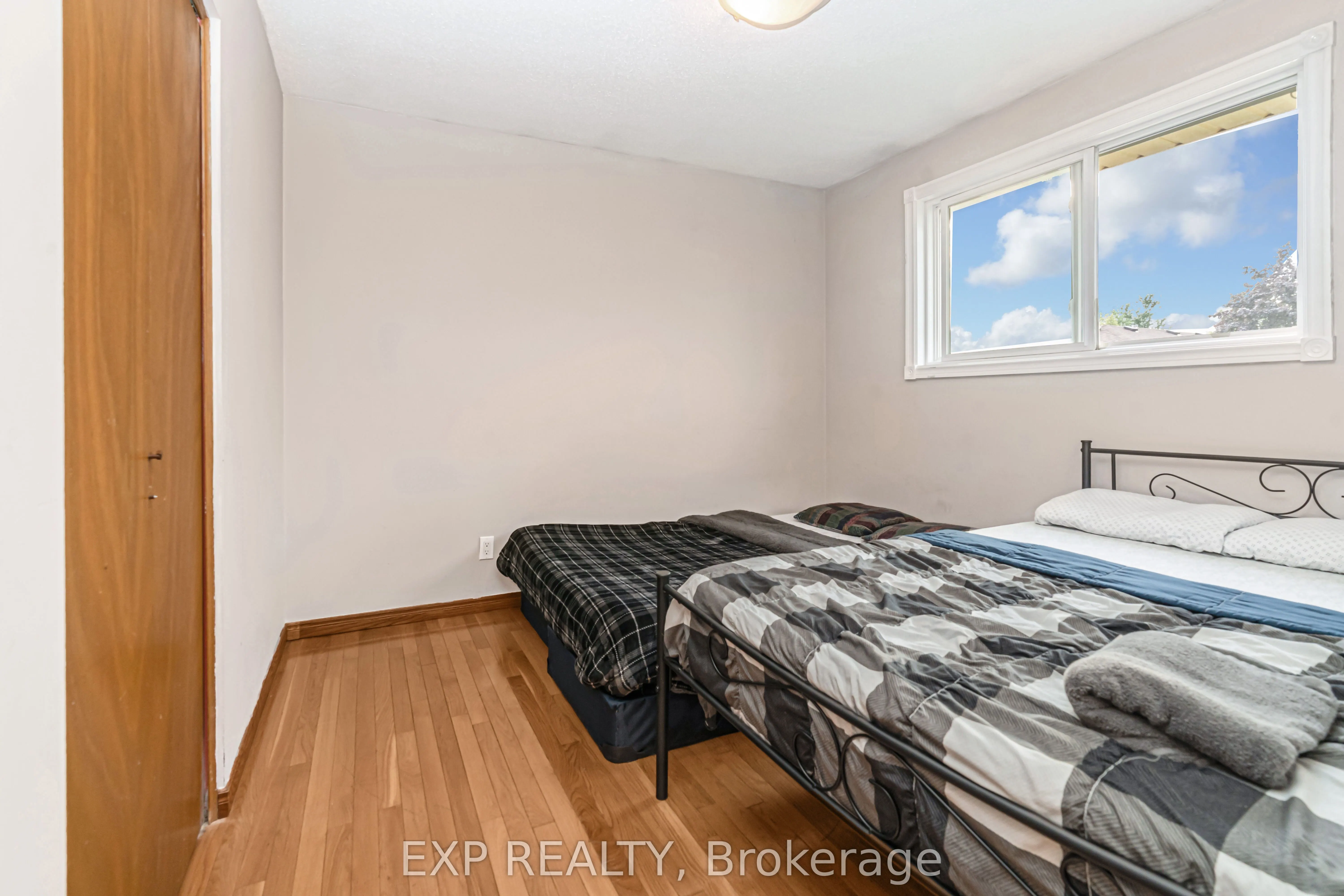 115 Scenic Wood Crescent