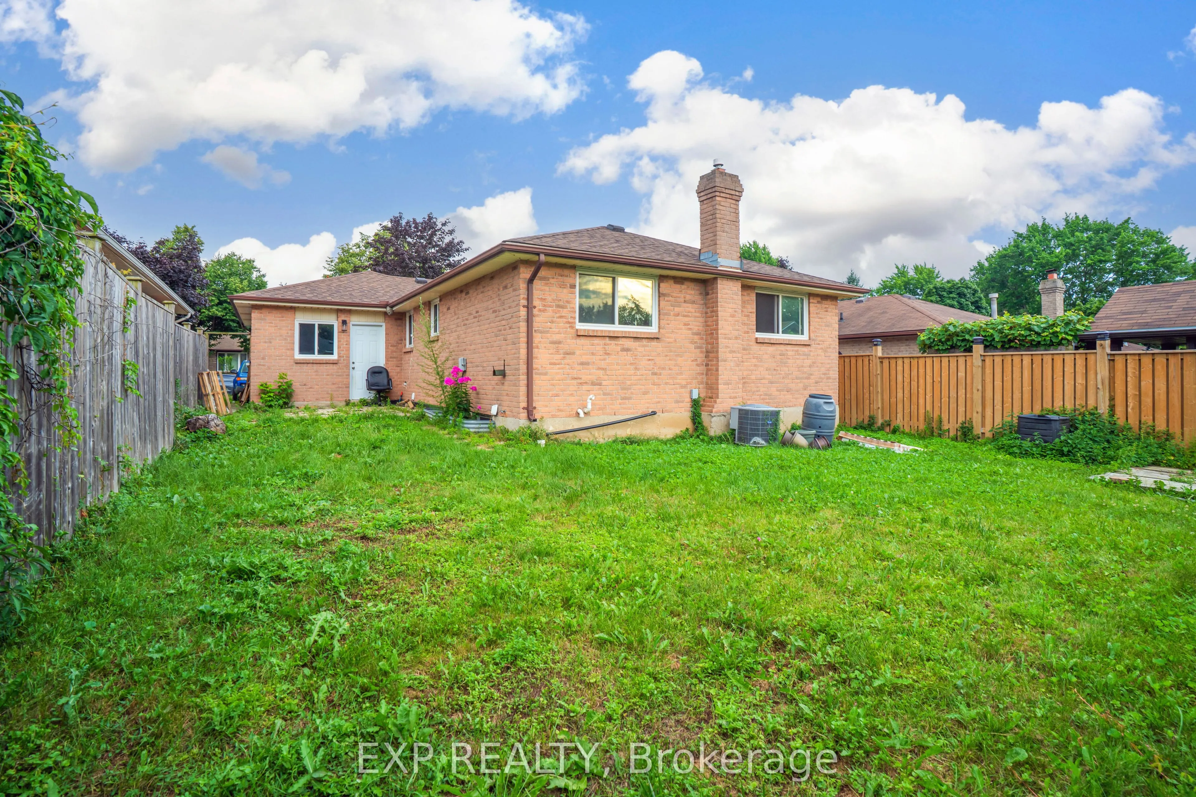 115 Scenic Wood Crescent