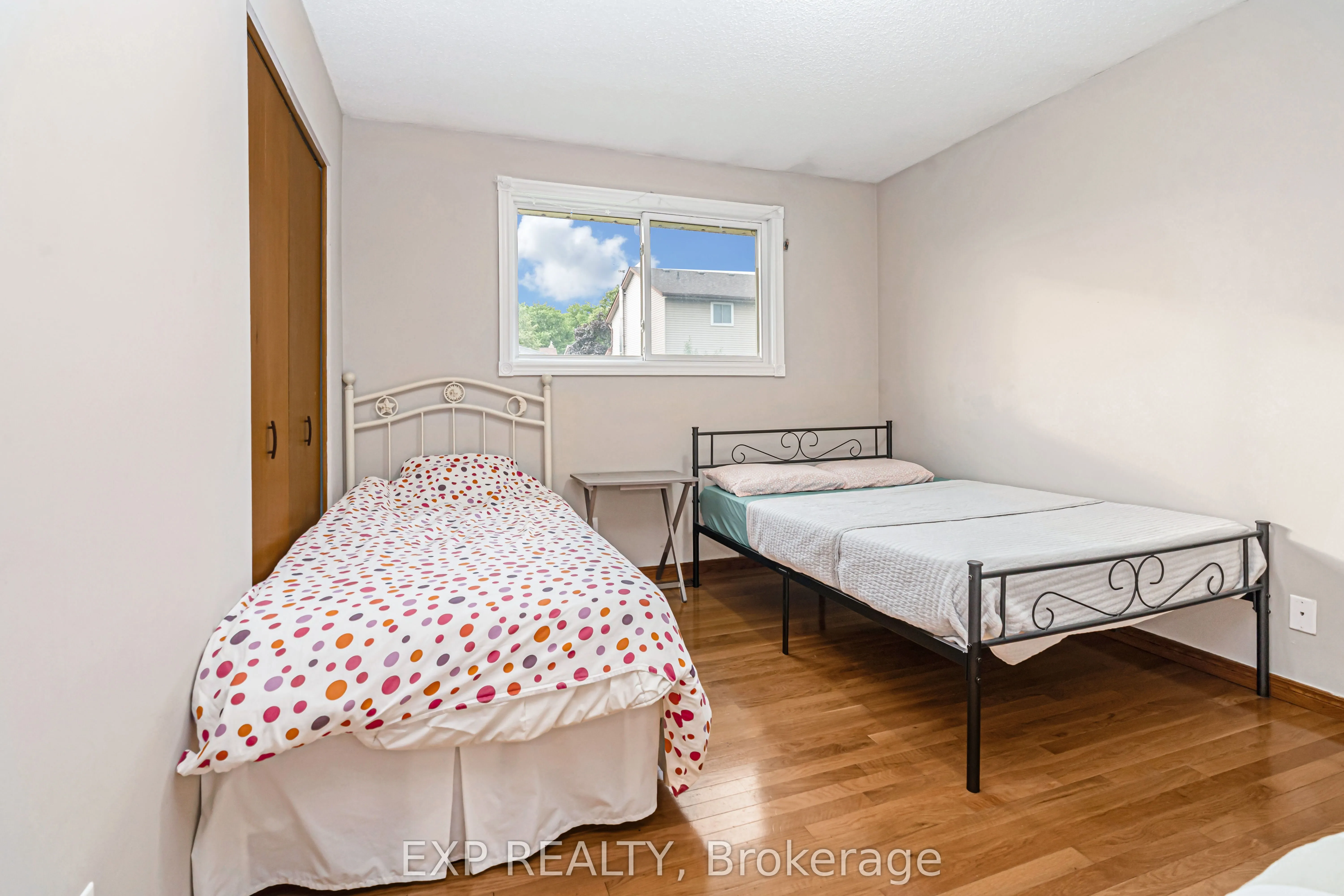 115 Scenic Wood Crescent