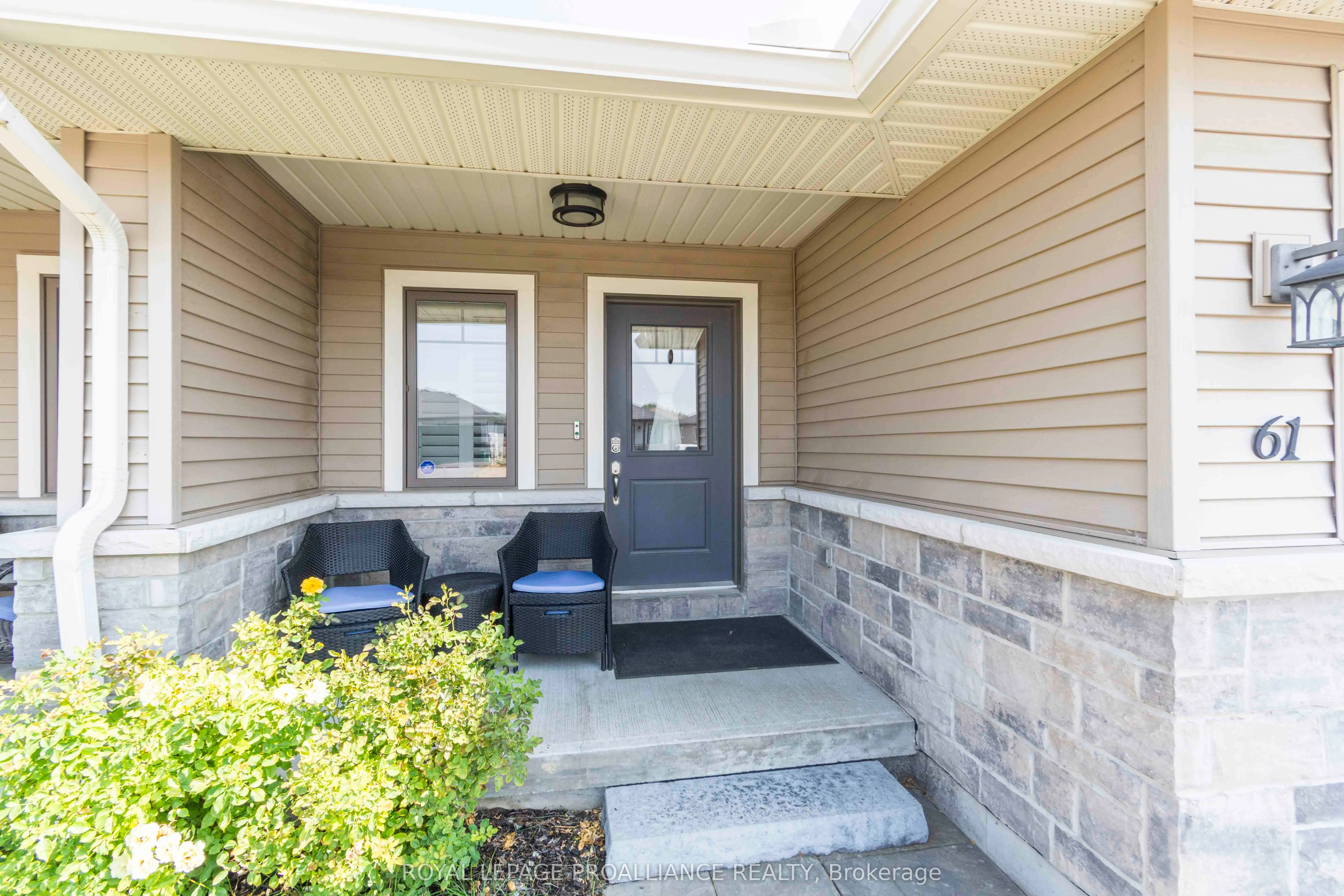 61 Deacon Place