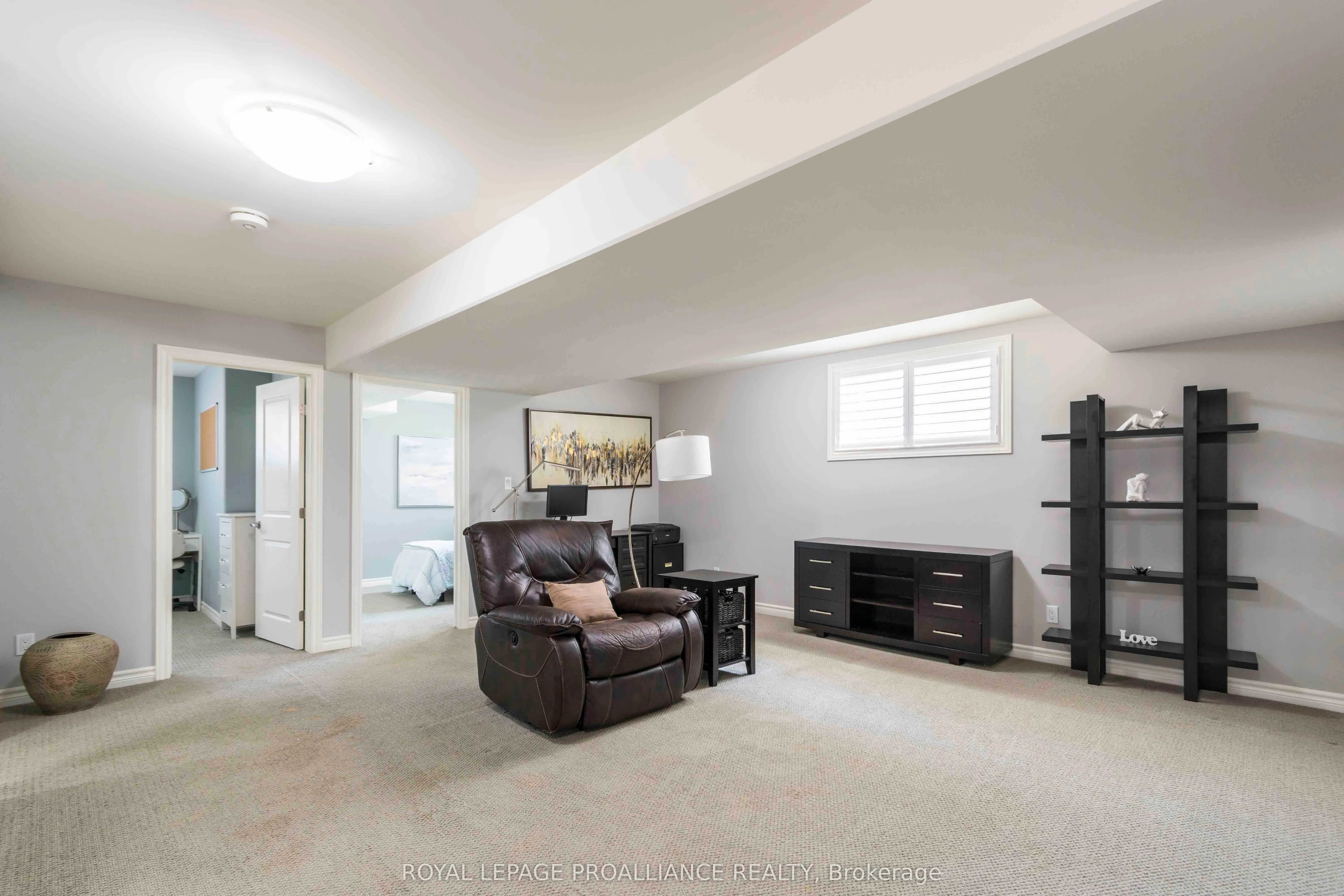 61 Deacon Place